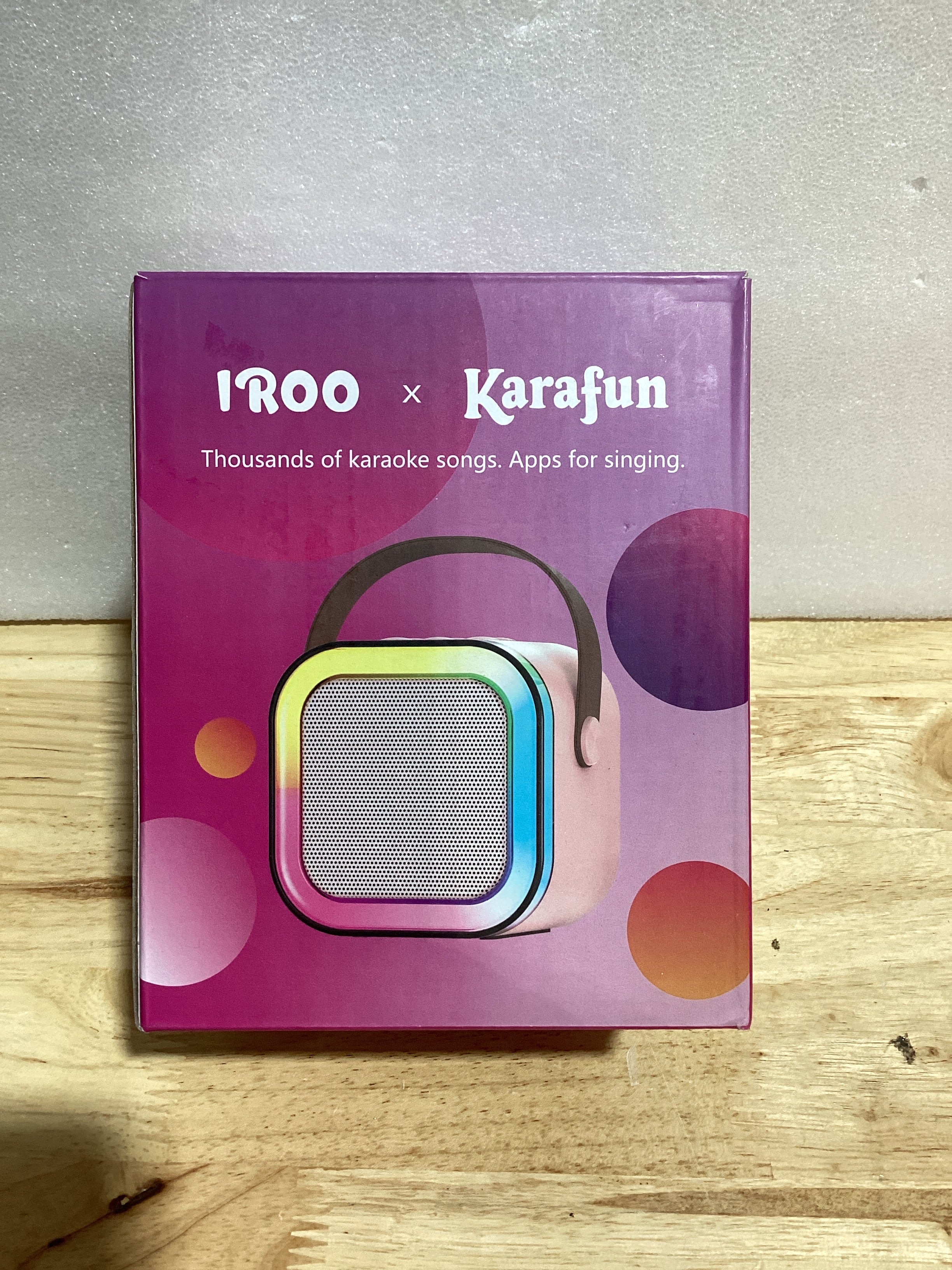 Máquina de Karaoke Infantil IROO — Portátil con 2 Micrófonos Inalámbricos, Reproductor MP3, Para Niñas 4-12+ Años