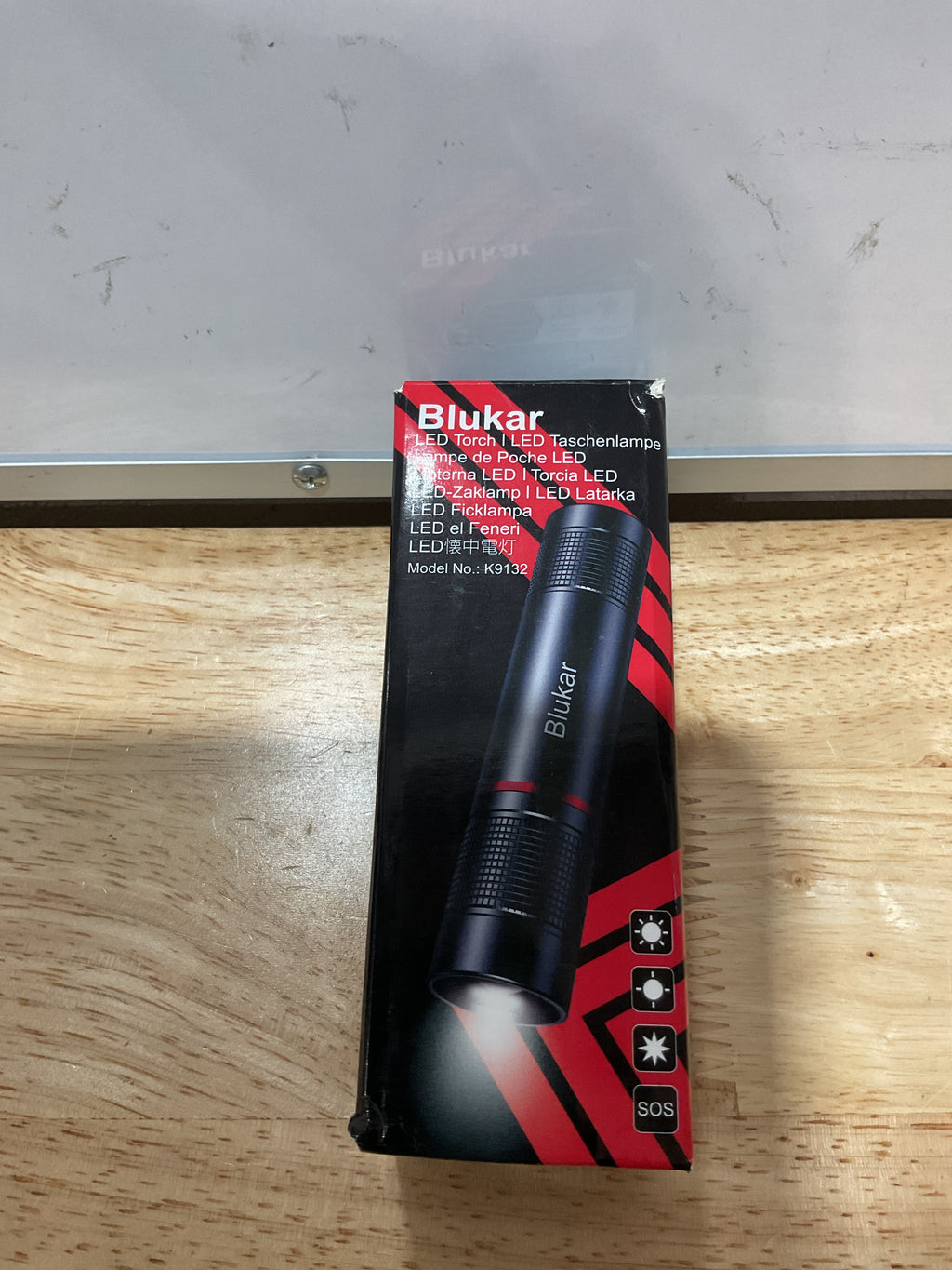 Linterna Recargable Blukar – Alta Luminosidad, Zoom Ajustable y Larga Duración para Camping y Emergencias