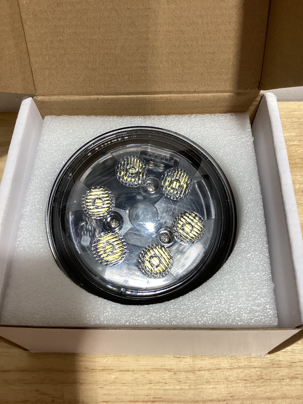 Luz de Trabajo LED Par 36 CUCNEXT — 18W, IP67, 9-32V, Haz Amplio para Tractor, Avioneta y Embarcación