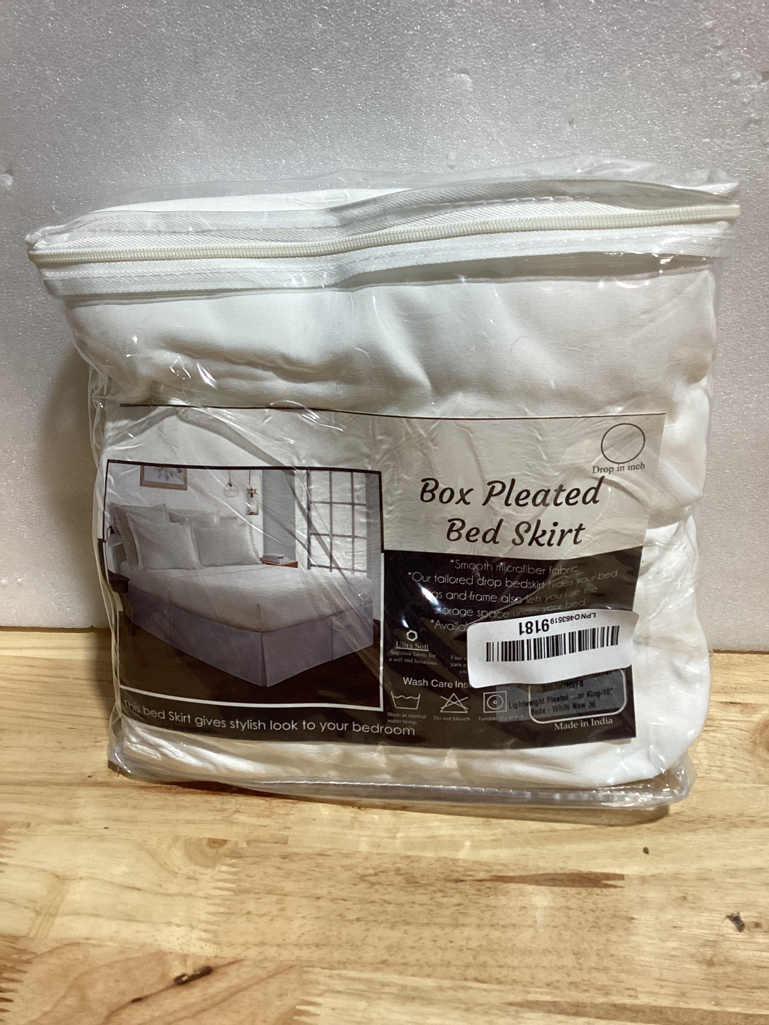 Falda de Cama Plisada King Size — 100% Microfibra, Caída de 10 Pulgadas — Blanca