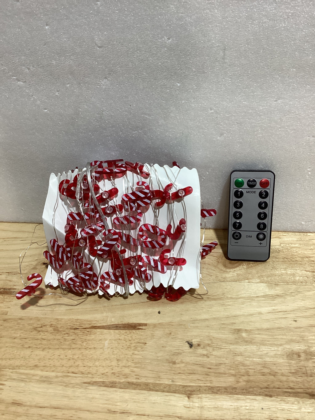 AMENON Guirnalda de 80 luces LED de bastón de caramelo de 26.2 pies, decoración de Navidad, funciona con pilas, luces de hadas con control remoto con temporizador, 8 modos, decoración de Navidad