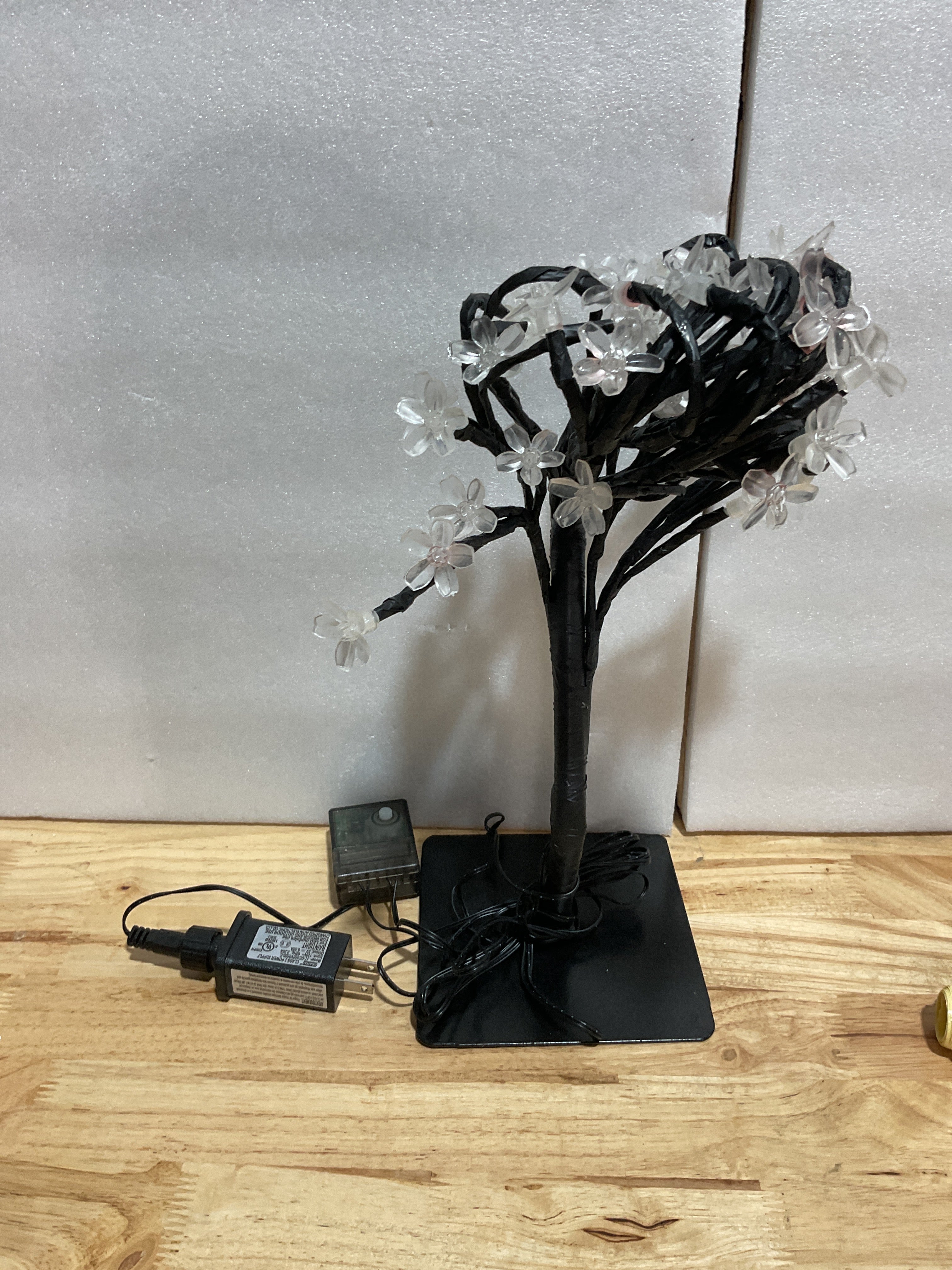 Árbol de Cerezo Artificial con 48 LEDs y 16 Colores BDUSXYZ | Lulada