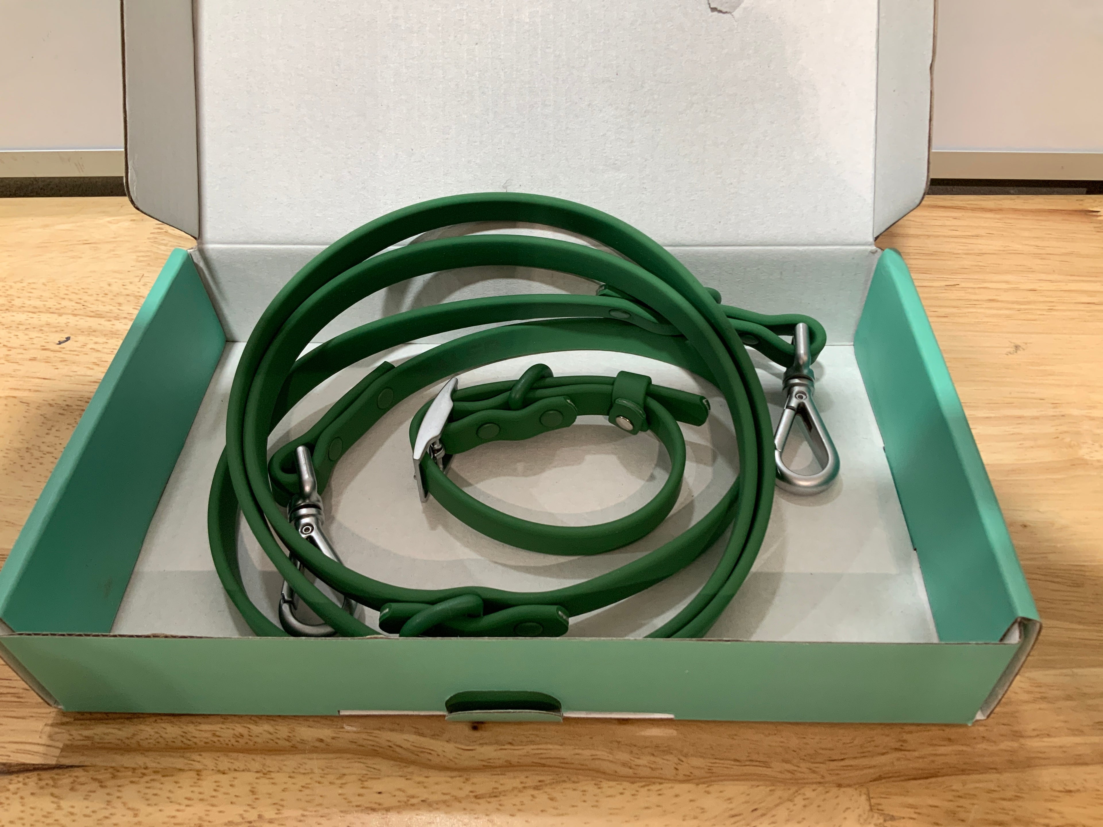 ZALER Dog Collar and Leash Set, Waterproof Adjustable Odor Proof Pet Collars Leashes Easy to Clean, 6FT Dog Leash with 2 Hooks for Large, Medium Small Dogs (XS, Green)