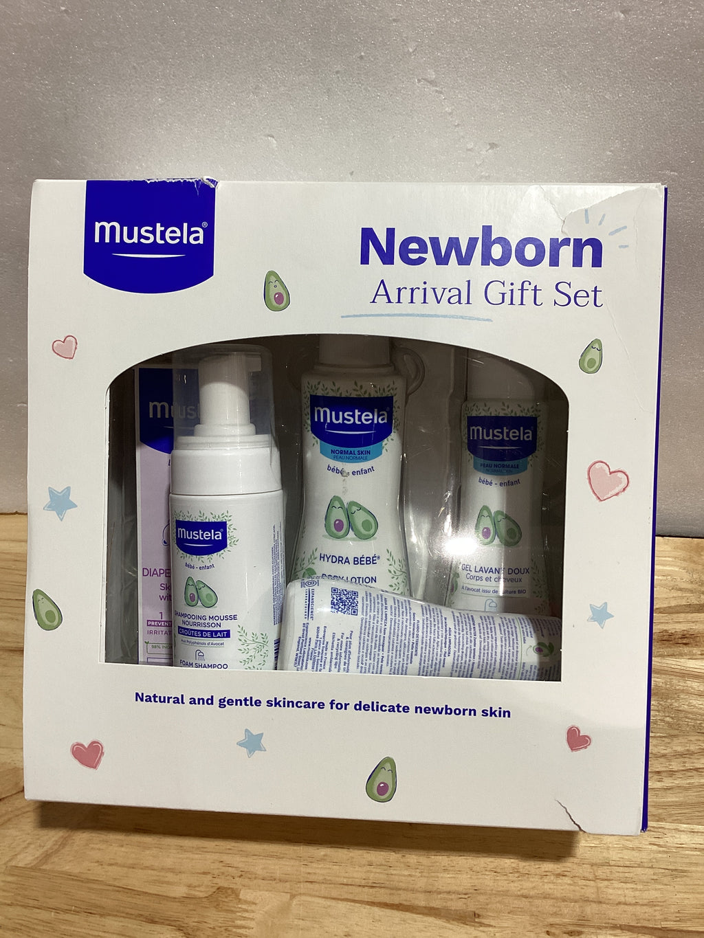 Set de Regalo Mustela para Recién Nacidos — 5 Artículos Esenciales de Cuidado de Piel y Baño, Natural y a Base de Plantas
