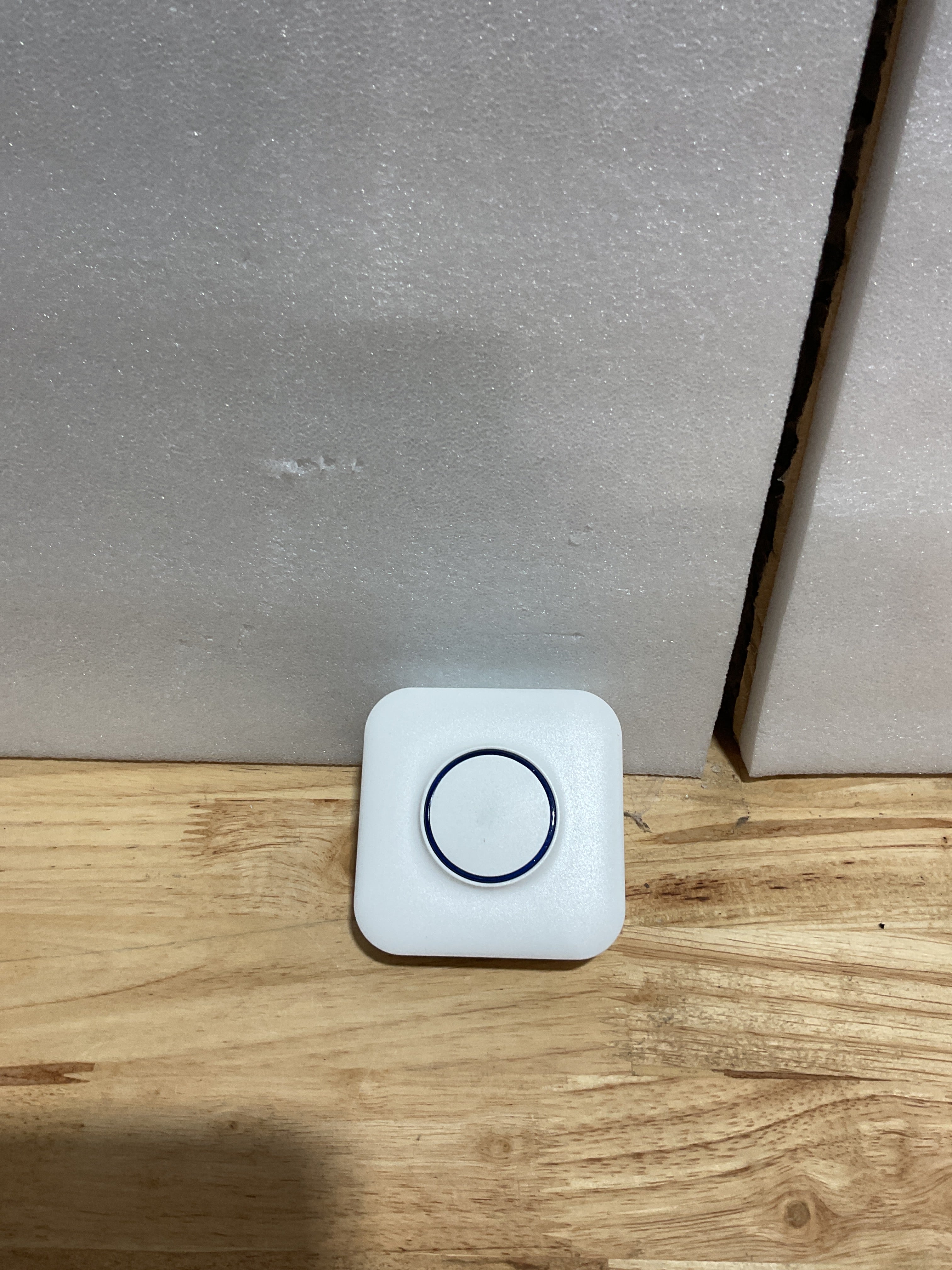 Sensor WiFi Inteligente para Puertas y Ventanas con Alarma, Alertas por App y 500ft de Alcance