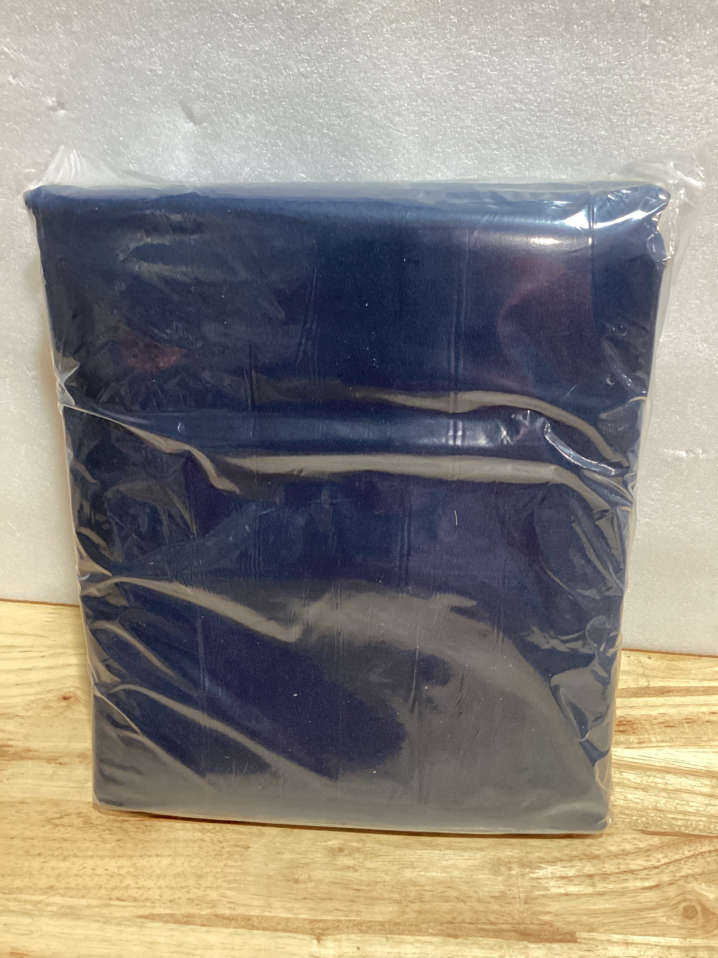 Amazon Basics - Juego de sábanas de microfibra ligeras, ultrasuaves y de fácil cuidado, 3 piezas, con bolsillos de 14 pulgadas de profundidad, tamaño Twin XL, azul holandés, diseño sólido