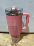 Termo Stanley Quencher ProTour 40 oz – Tapa Flip con Popote, Asa y Portavasos | Rosa Mesa