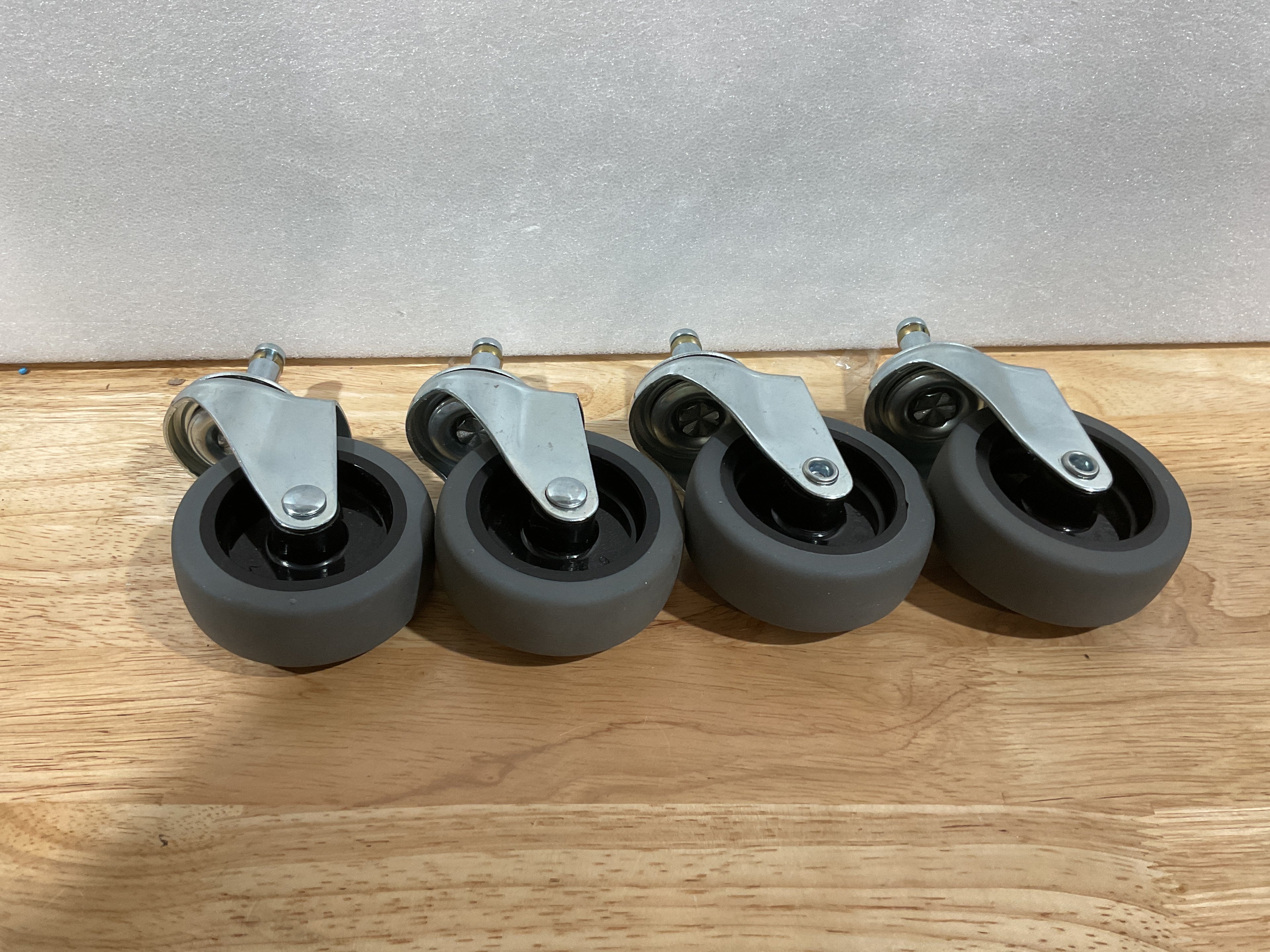 Ruedas de Repuesto MySit 3" para Carros Rubbermaid — TPR Giratorias, Pack x4
