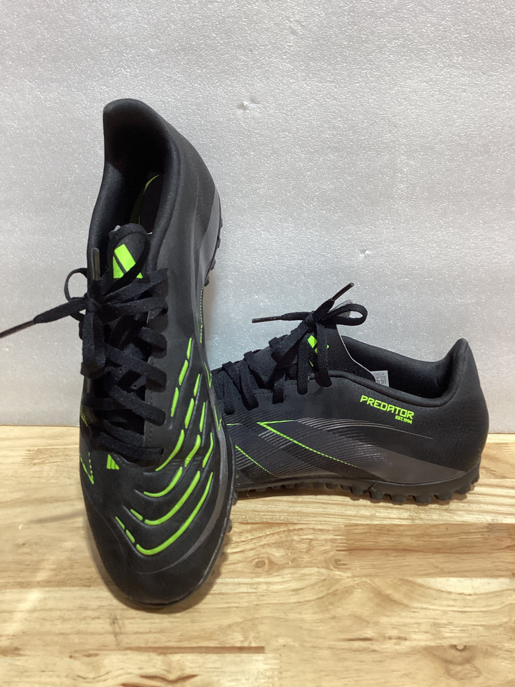 Adidas Club Turf Unisex Negro/Carbon/Limón Lúcido – Talla 9.5