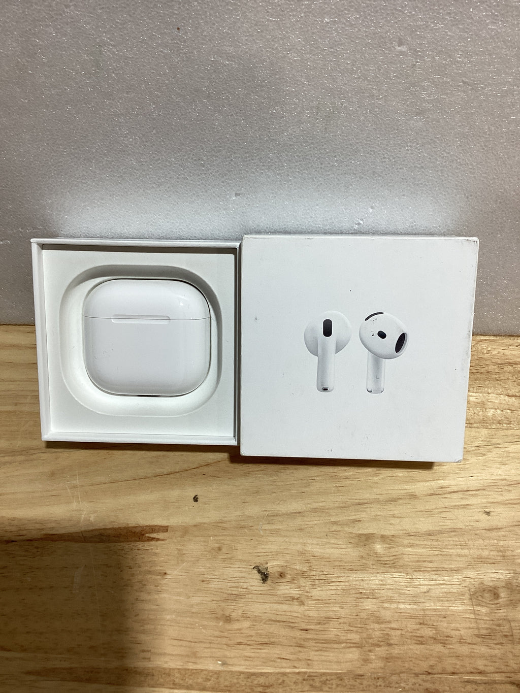 Apple AirPods 4 auriculares inalámbricos, auriculares Bluetooth, audio espacial personalizado, resistente al sudor y al agua, estuche de carga USB-C, chip H2, hasta 30 horas de duración de batería