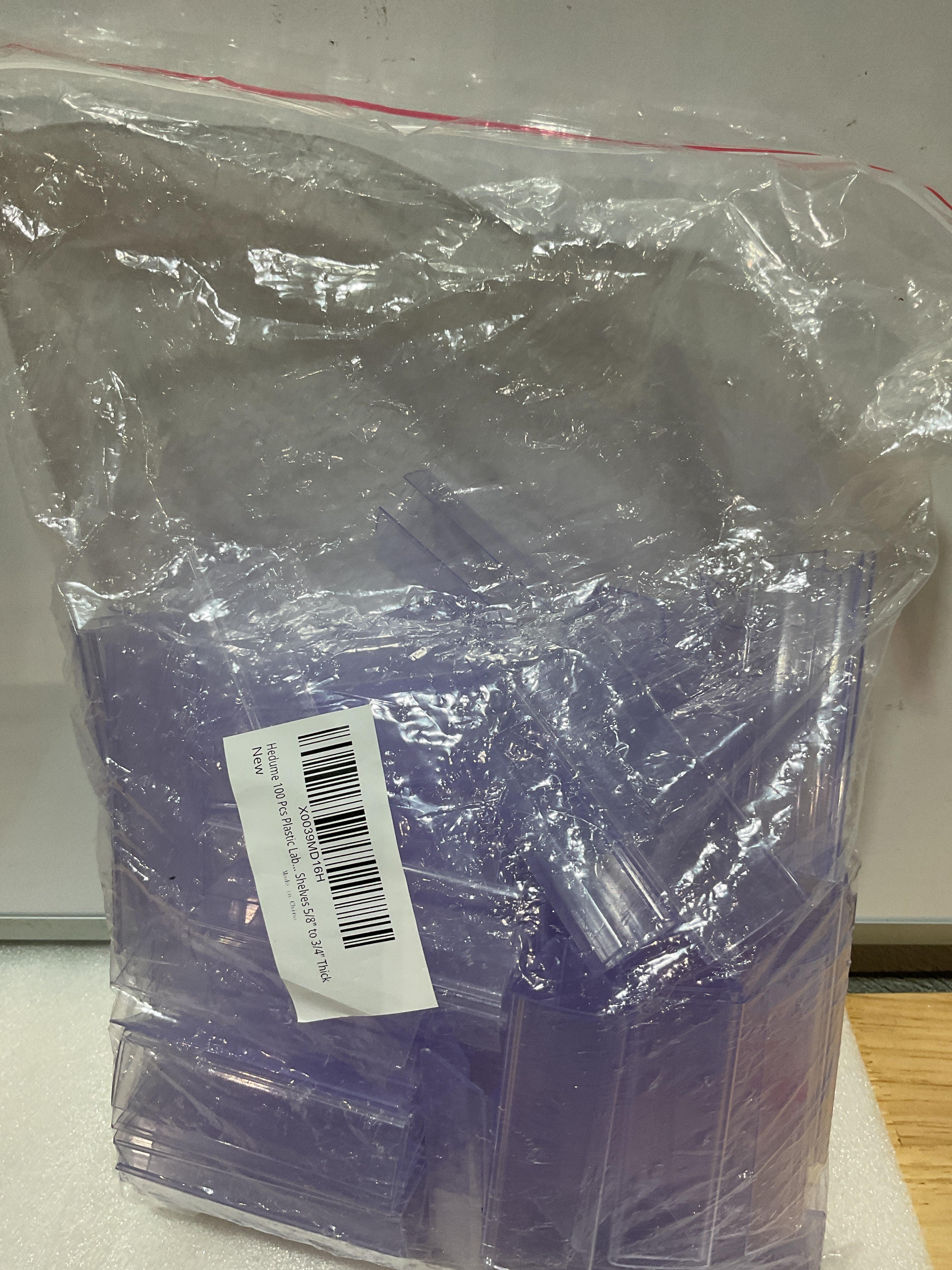100 soportes de plástico para etiquetas con 100 insertos de etiquetas, soporte de etiquetas de plástico transparente de 3 pulgadas de largo x 1 pulgada de alto