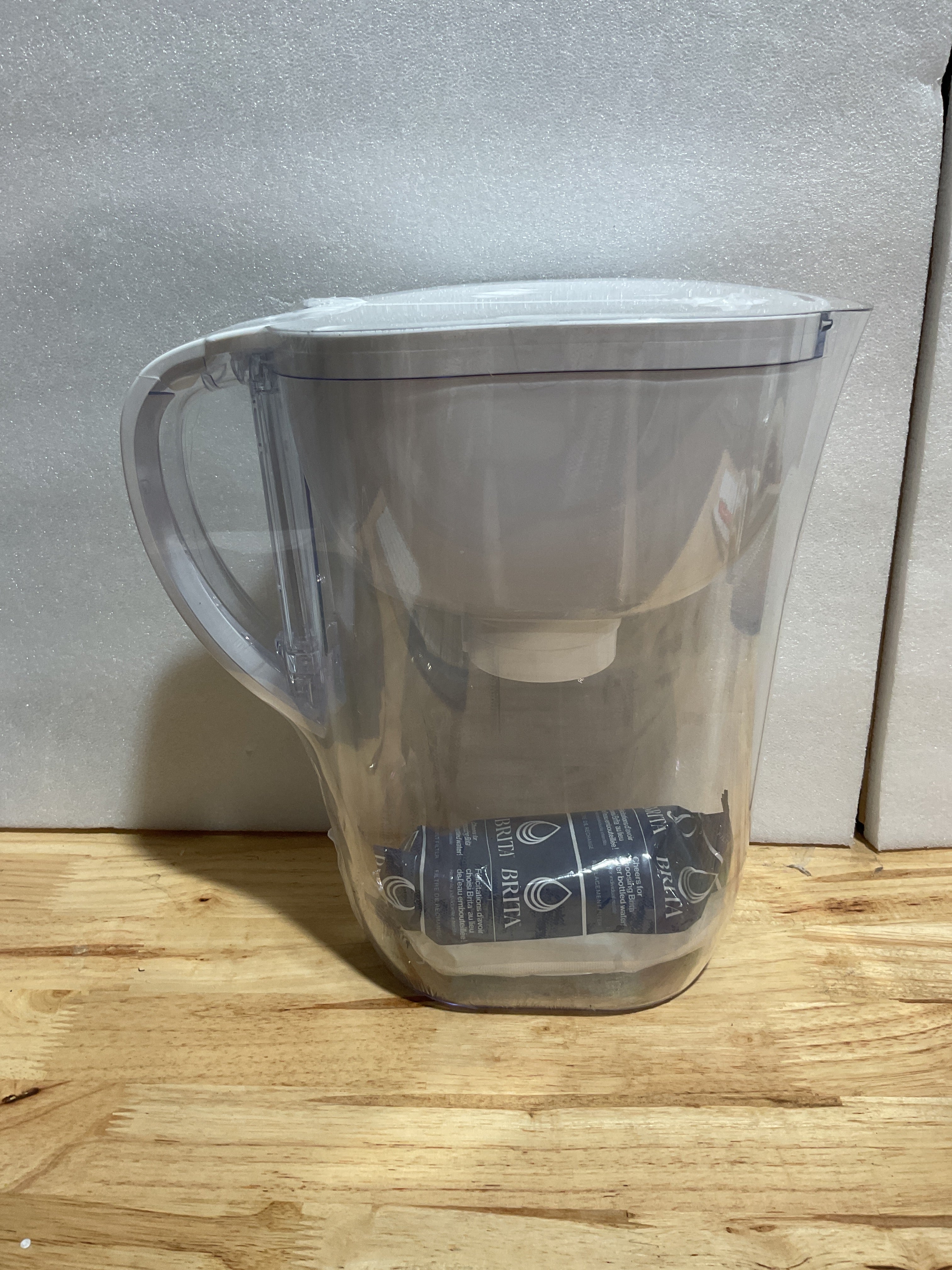 Jarra Filtradora Brita Everyday Elite – 10 Tazas, Elimina 99% del Plomo, Incluye 1 Filtro (Blanco)