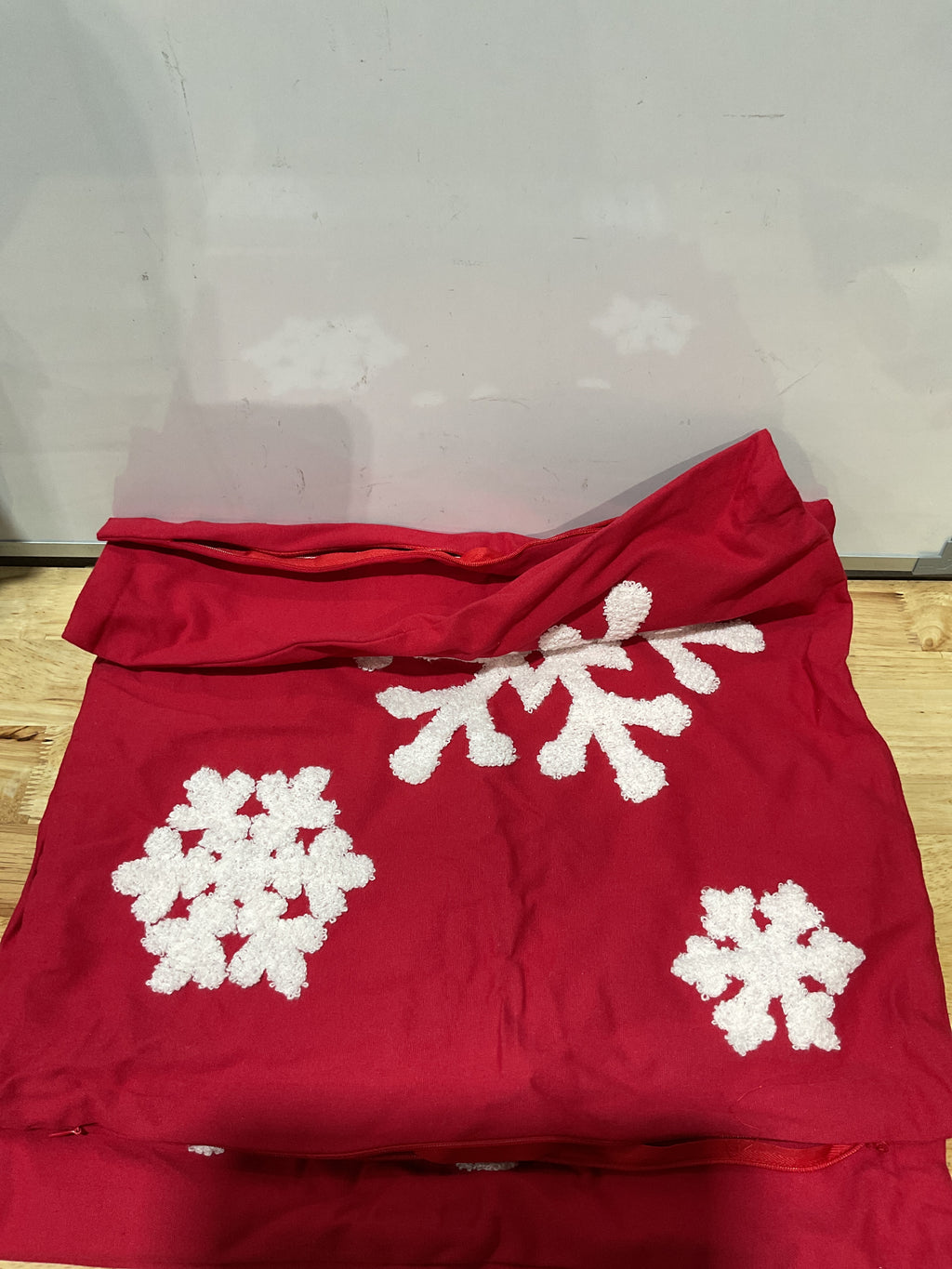 Fundas de Almohada Navideñas con Bordado de Copo de Nieve – Pack de 2, 18x18 Pulgadas