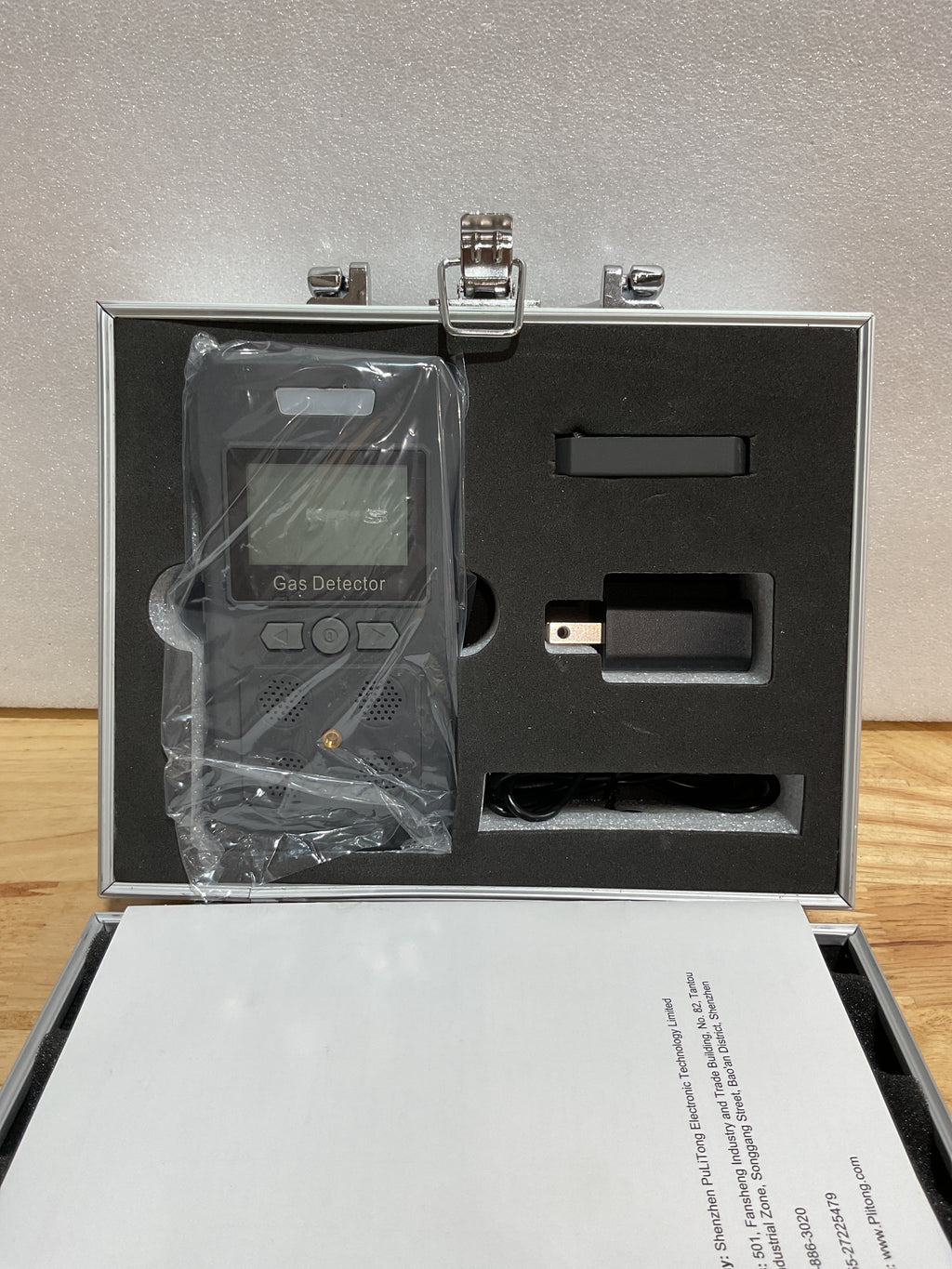 Monitor de 4 Gases HAOKESITE Portátil Recargable — Detector H2S, O2, CO y LEL con Pantalla LCD y Alarma Sonora, Visual y Vibratoria