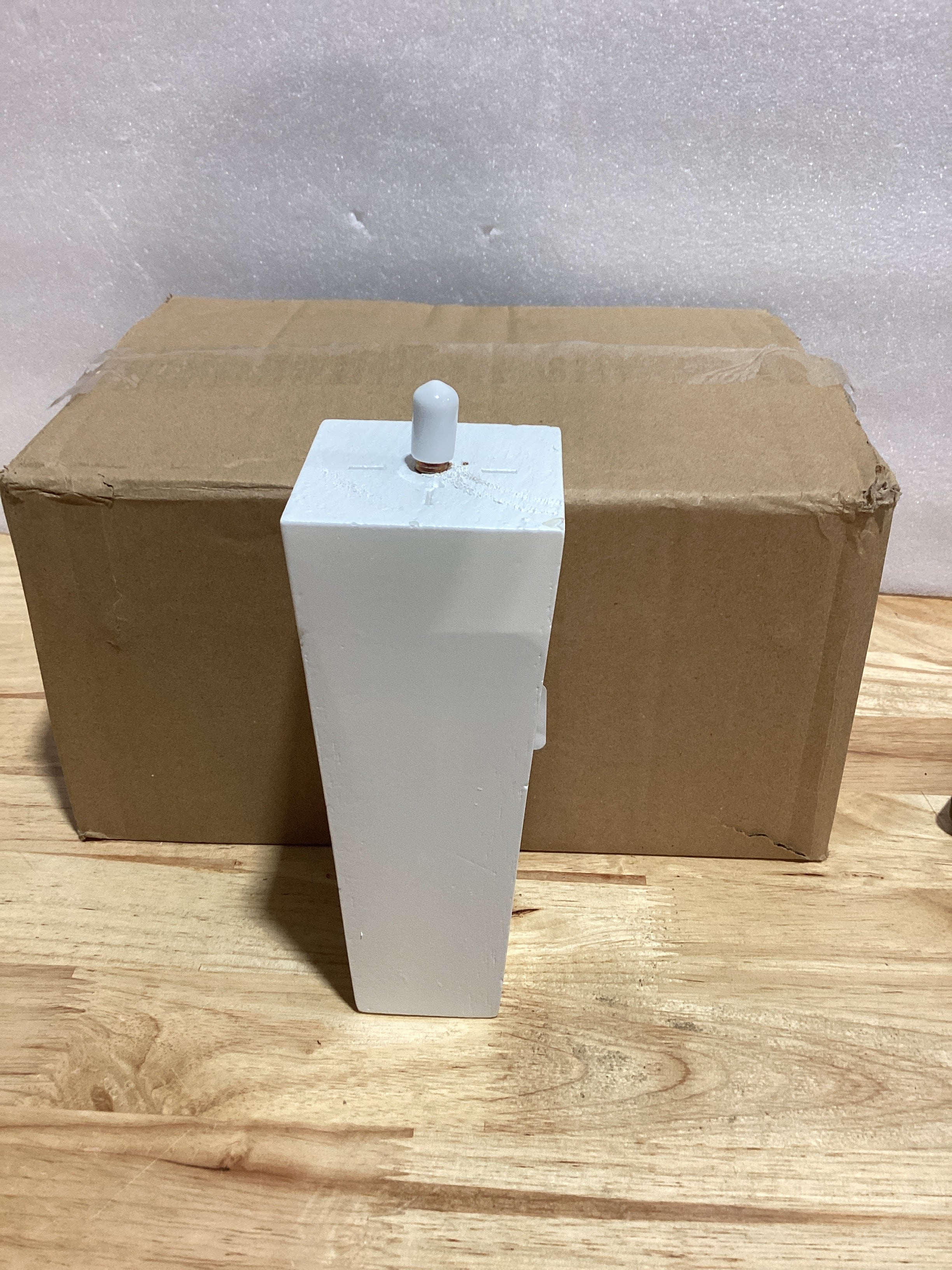 TURSTIN Set de 8 Patas de Madera Sólida para Muebles 6" — Cuadradas, Color Blanco, con Tuercas M8, Repuesto para Sofá, Cama y DIY