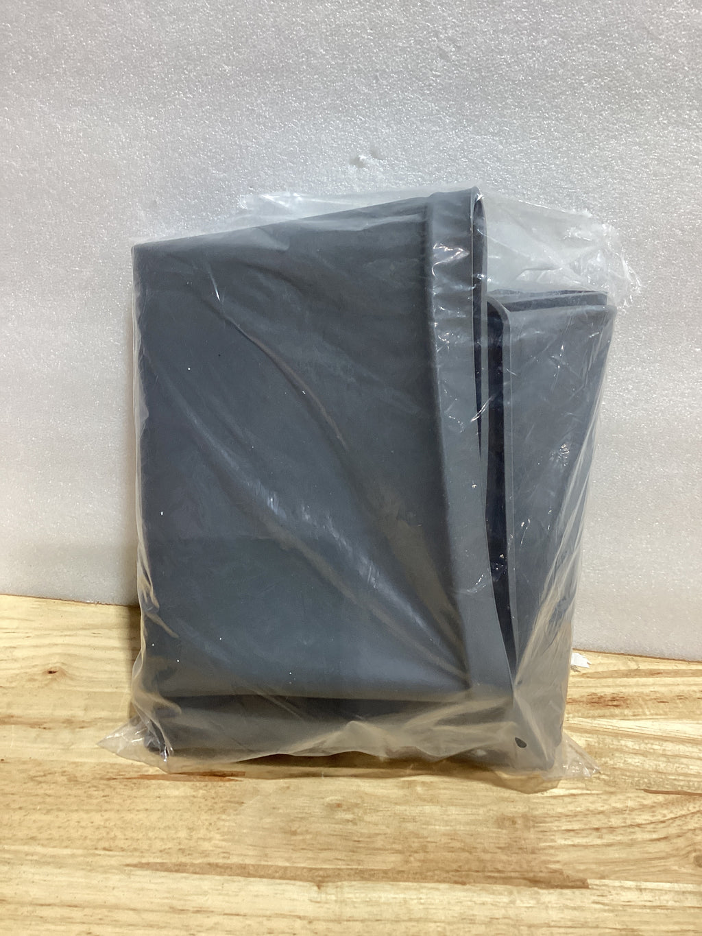 URMONA Tapete Impermeable de Silicona para Bajo del Fregadero 31" x 22" — Protector de Gabinete Gris Oscuro