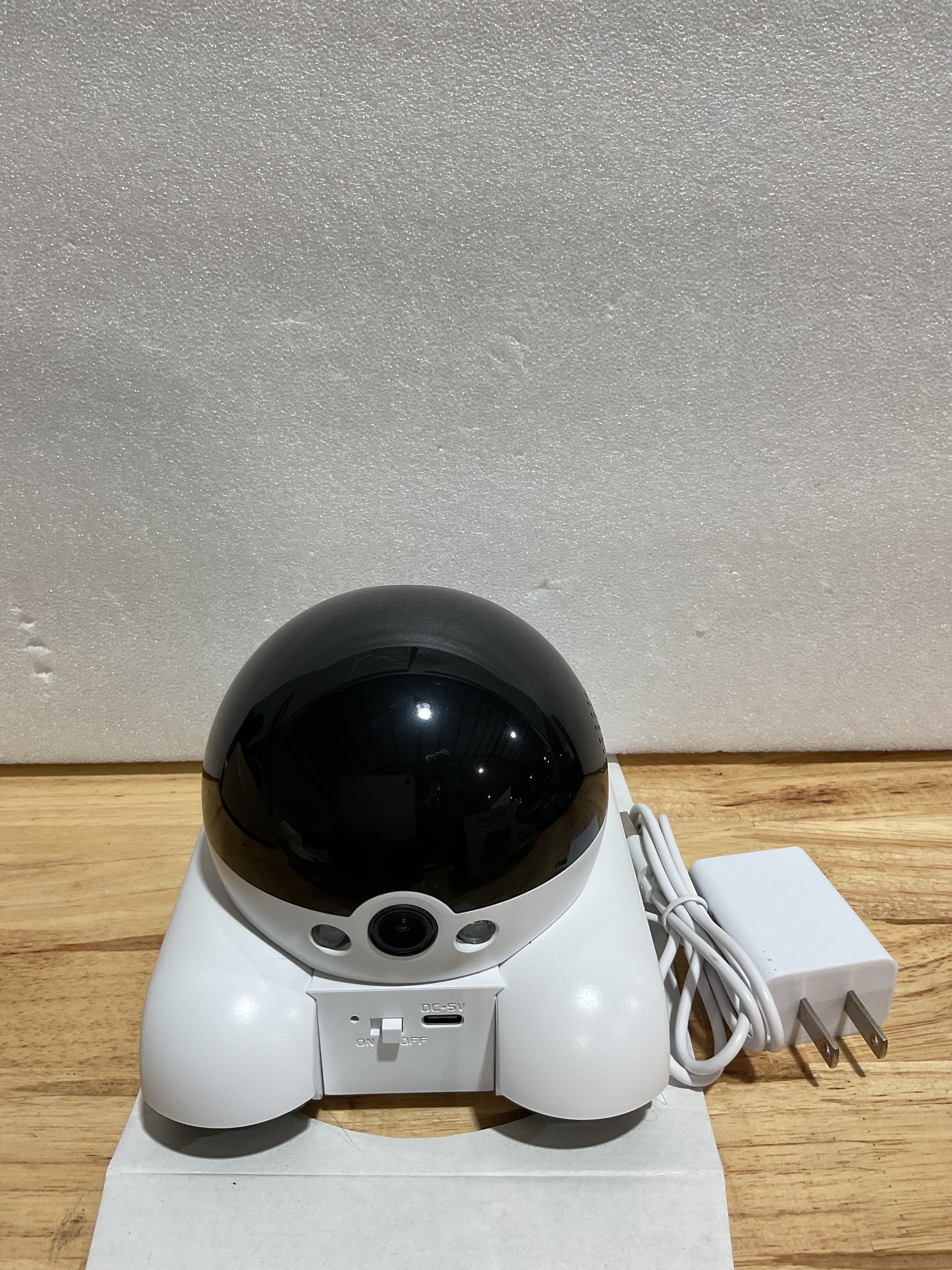 Cámara Robot AEZ sobre Ruedas 1080P Doble Lente con Visión Nocturna y Control por App