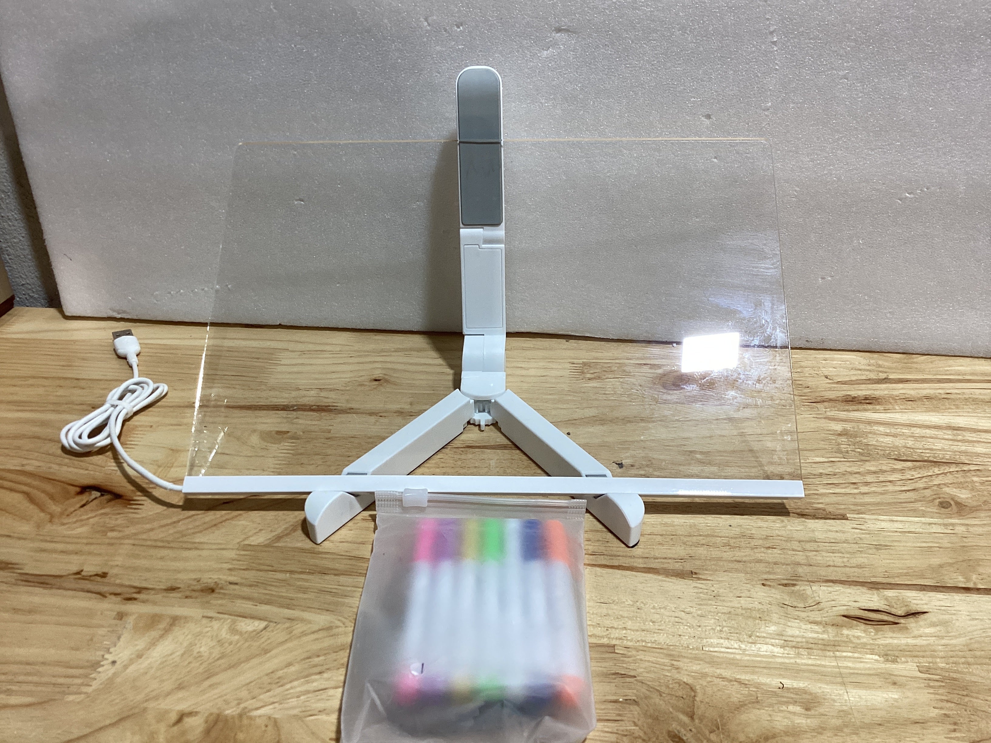 Tablero de notas LED con colores, pizarra de acrílico brillante para mensajes de texto, pizarra acrílica de borrado en seco con luz, pizarra de borrado en seco iluminado con soporte como tablero de