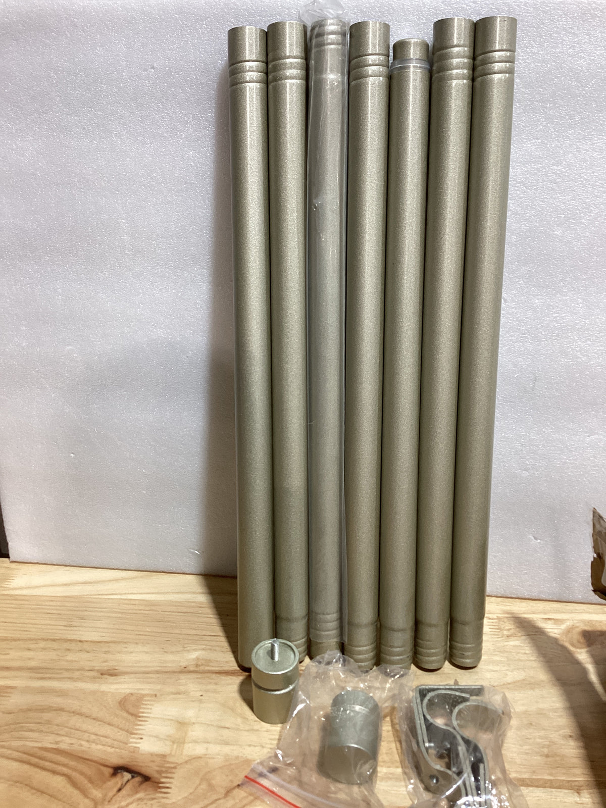 Barras para cortinas de 16 a 48 pulgadas, ajustables, de 1 pulgada de diámetro, con tapa de aluminio, resistentes y duraderas, color dorado (COLOR REAL EN LAS SIGUIENTES IMÁGENES)