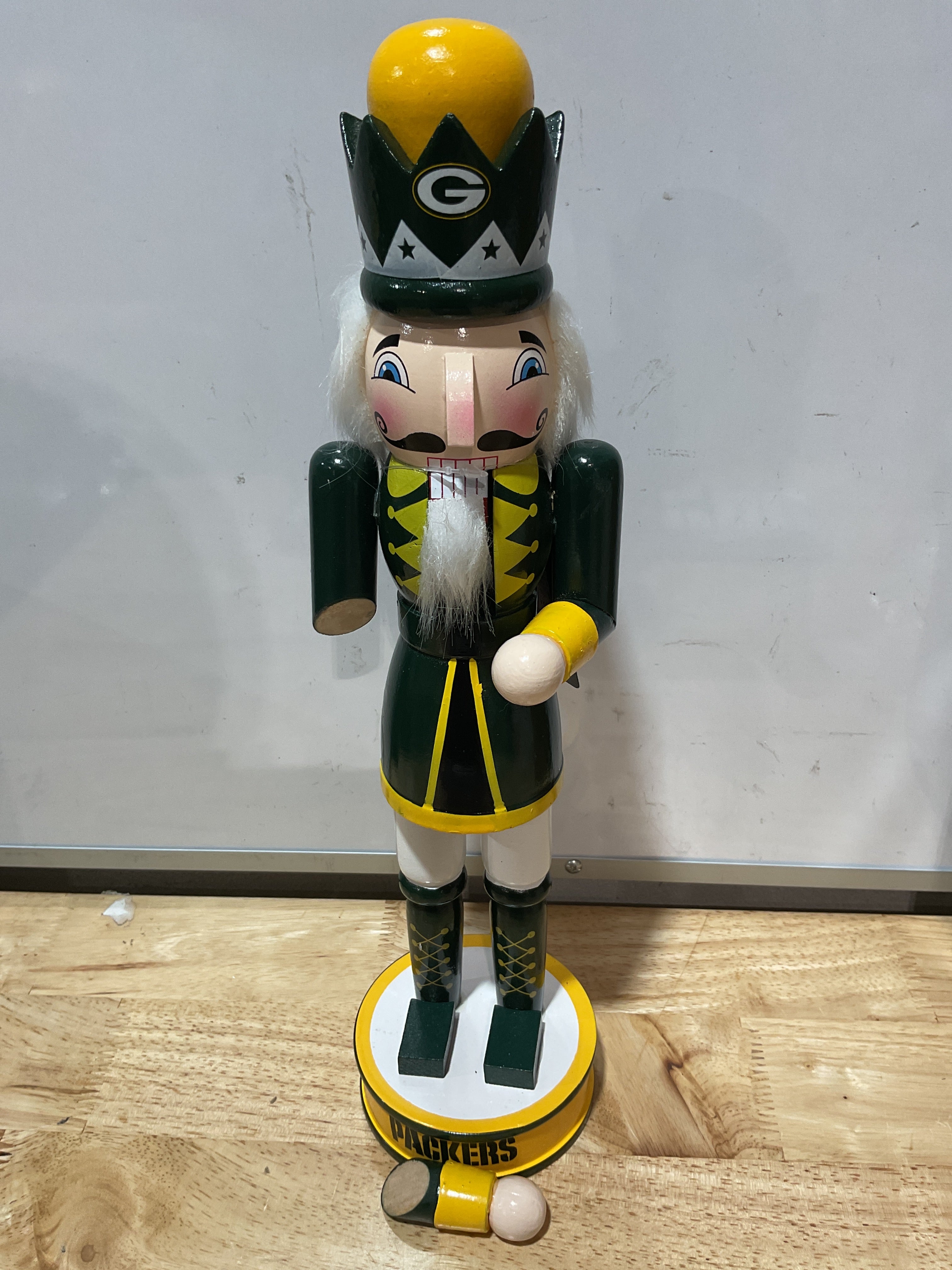 Cascanueces Navideño FOCO Green Bay Packers 14" — Figura Coleccionable Verde y Amarillo