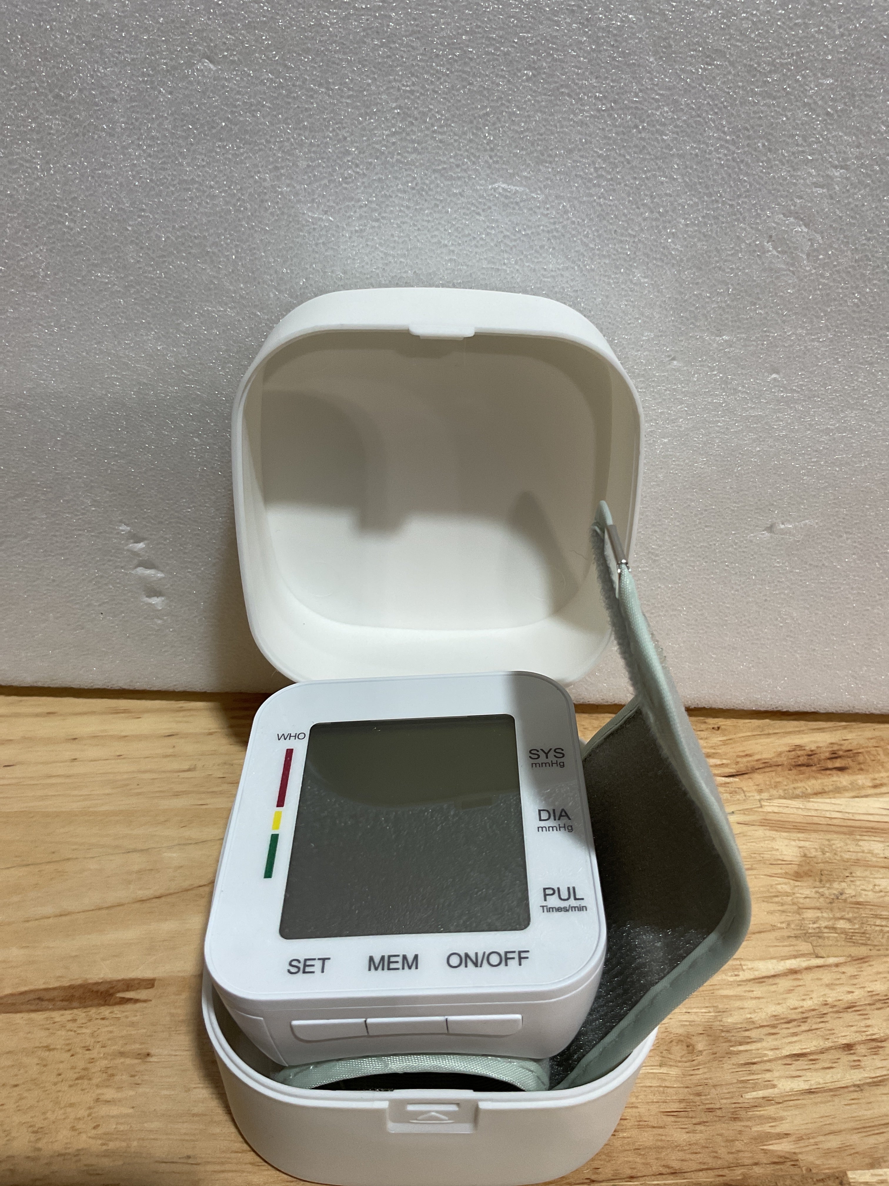 Tensímetro de Muñeca MMIZOO W1681 | Pantalla LCD Grande, Memoria 99x2 y Estuche | Uso en Casa