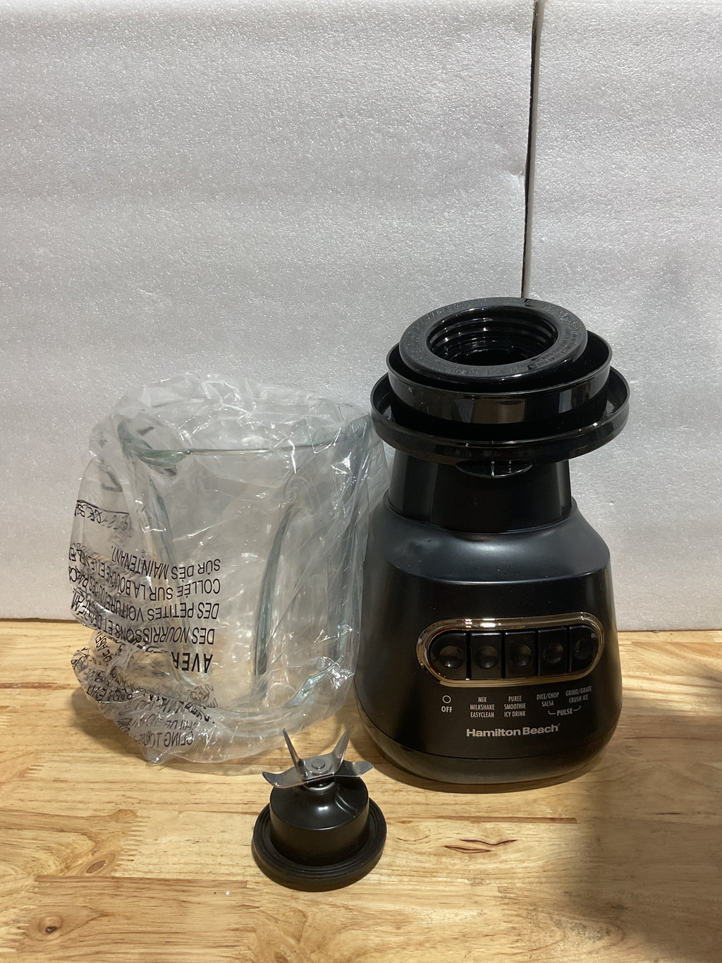 Licuadora Hamilton Beach Wave Action 800W — Cuchillas Ice Sabre, Jarra de Vidrio 40oz, Diseño Silencioso, Negro