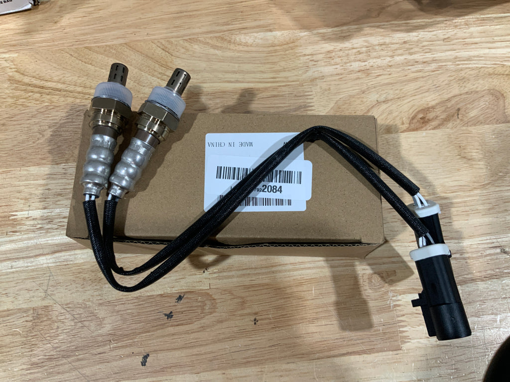 HHGKPVX O2 Oxygen Sensor 15717 Downstream Upstream Compatible with 1990-2014 Ford F150 F250 F350 Ranger Explorer Escape E150 E250 Mazda Lincoln Mercury Jaguar Oxygen Sensors # 15716 15664 (2Pcs)