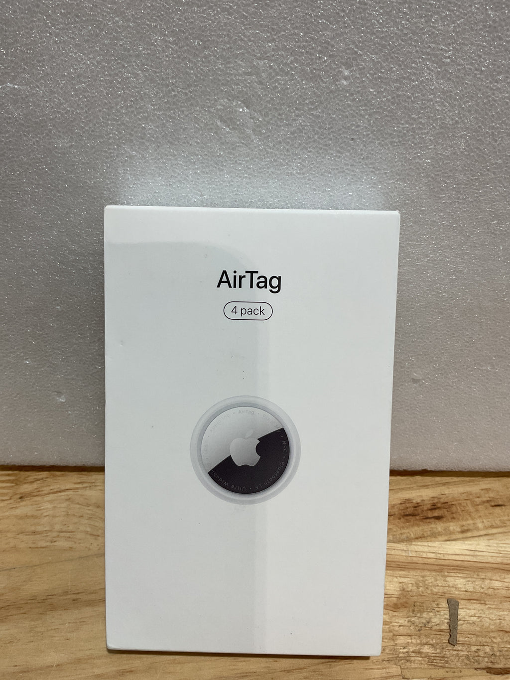 Apple AirTag — Paquete de 4 Unidades | Rastreador Bluetooth para Llaves, Billetera, Maleta y Más