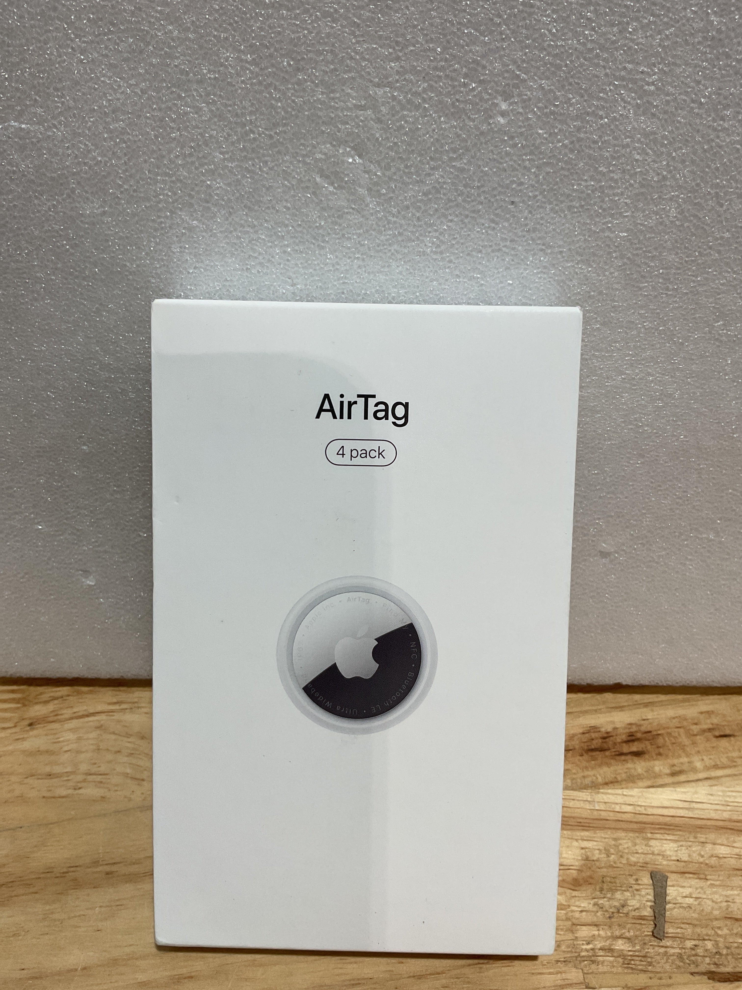 Apple AirTag — Paquete de 4 Unidades | Rastreador Bluetooth para Llaves, Billetera, Maleta y Más