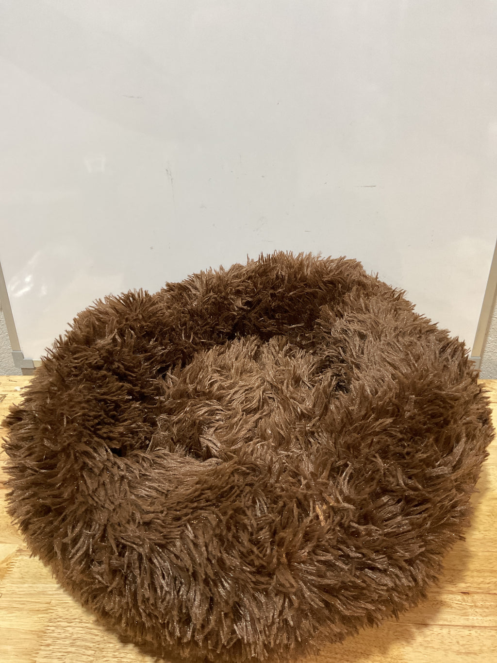Cama para perros con forma de dona, comodidad prémium para aliviar la ansiedad, diseño esponjoso y calmante con soporte ultra afelpado, acogedora cama redonda para perros con estilo circular súper