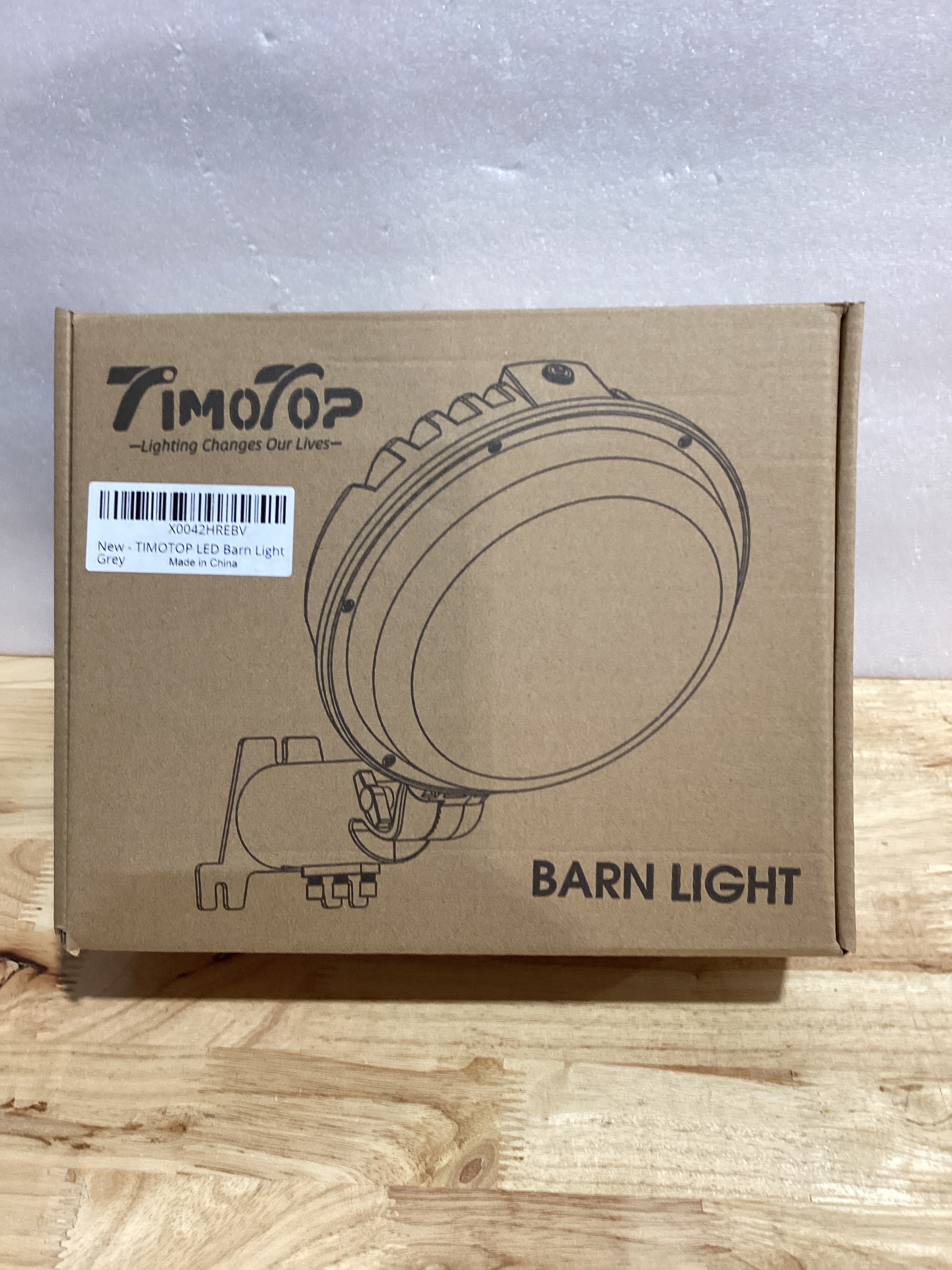Lámpara LED para granero de 180 W, 20000 lúmenes, con fotocélula, sensor crepuscular, luz diurna de 6500 K, ángulo ajustable, resistente al agua IP66, ideal para granjas, graneros, garajes, patios y almacenes.