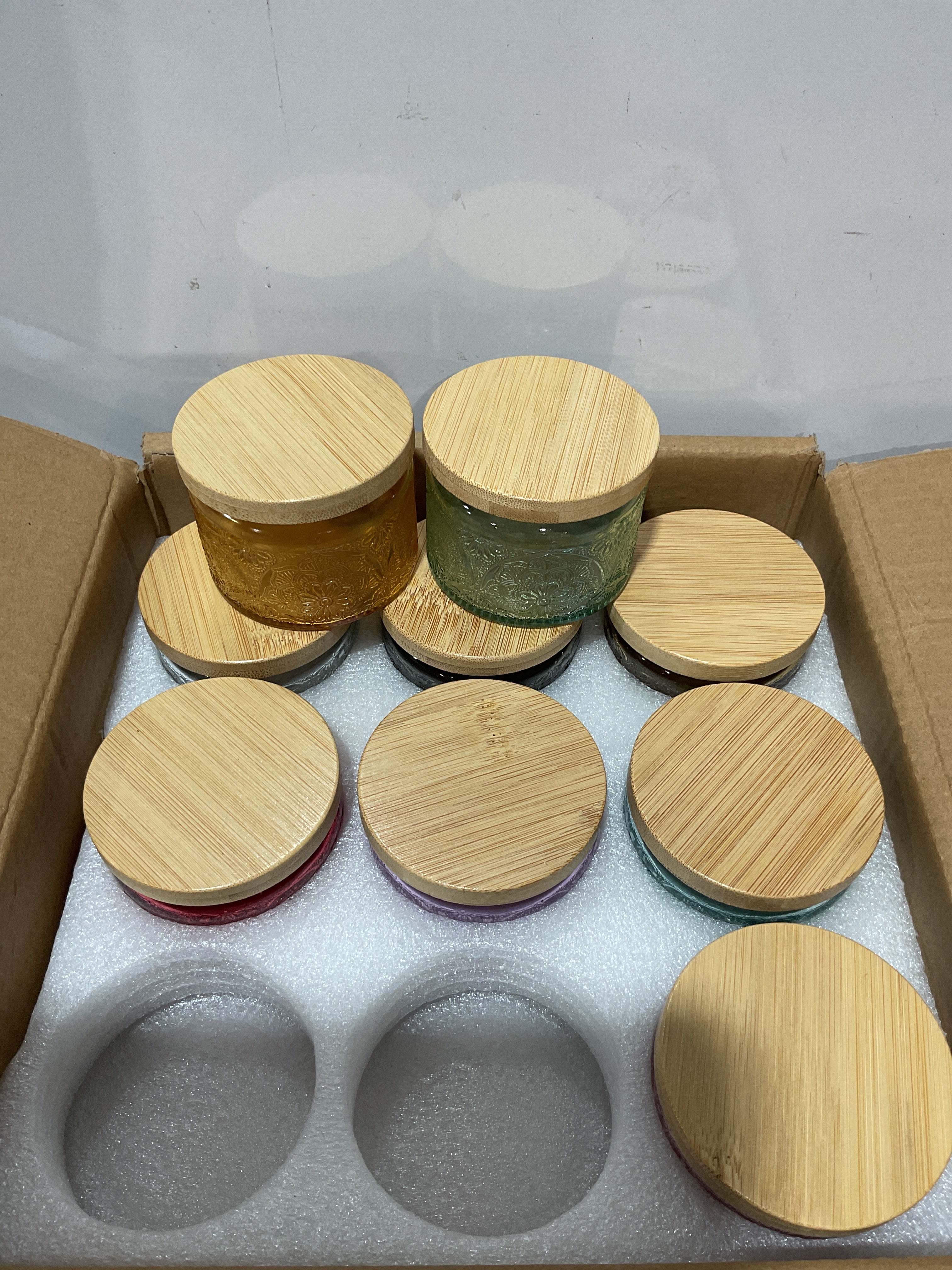 Set de 18 Frascos de Vidrio para Velas 4oz con Tapa de Bambú y Diseño Mandala Multicolor