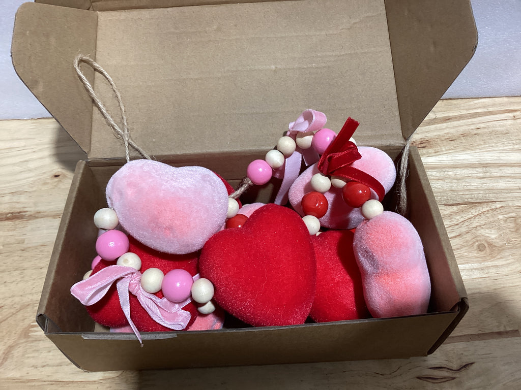 Guirnalda de Corazones Gilprop – Felpa Roja y Rosa con Cuentas de Madera para San Valentín y Bodas