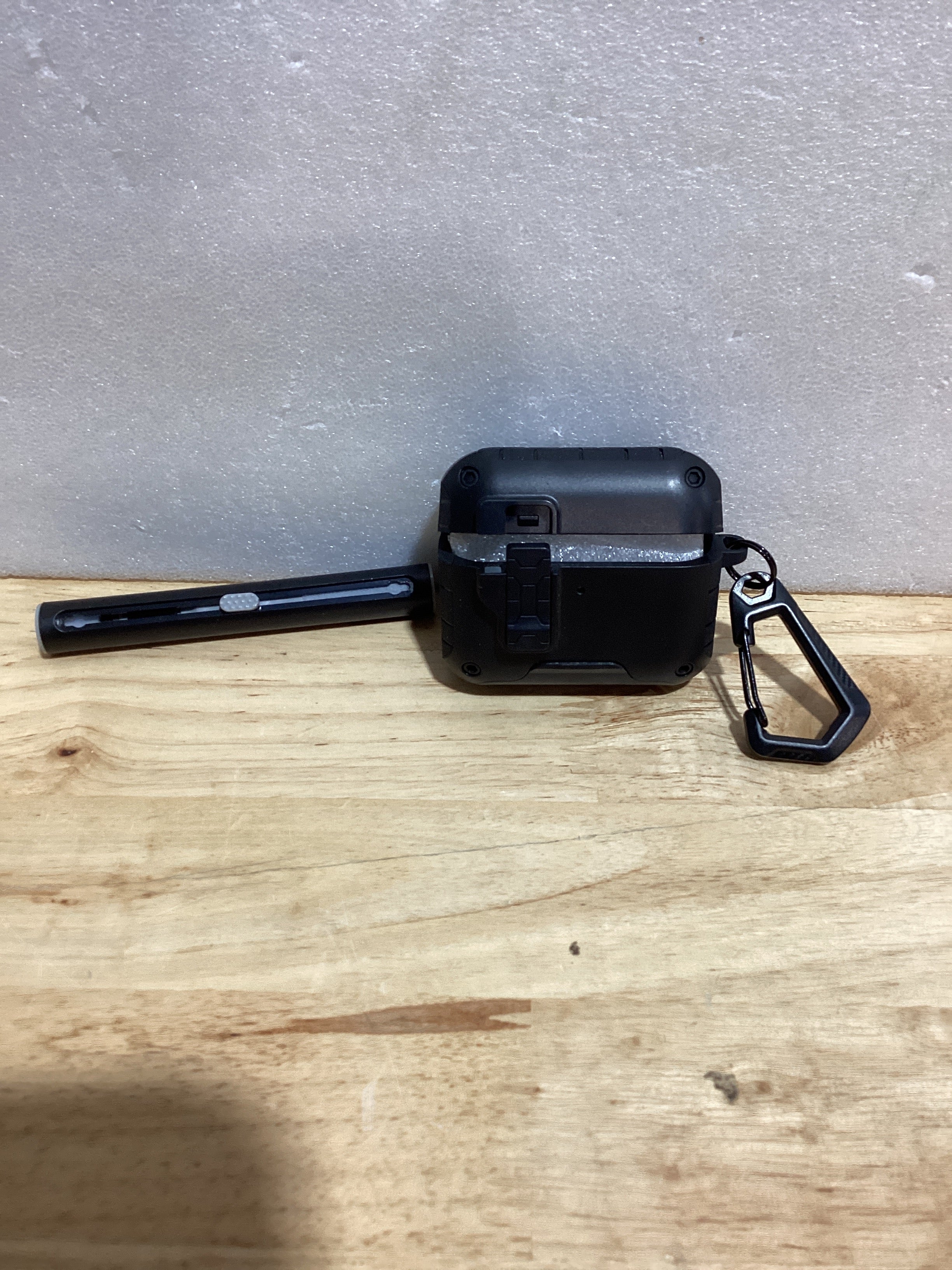 Funda HITZEE para AirPods Pro 3 (2025) – Bloqueo Magnético con Soporte para Teléfono