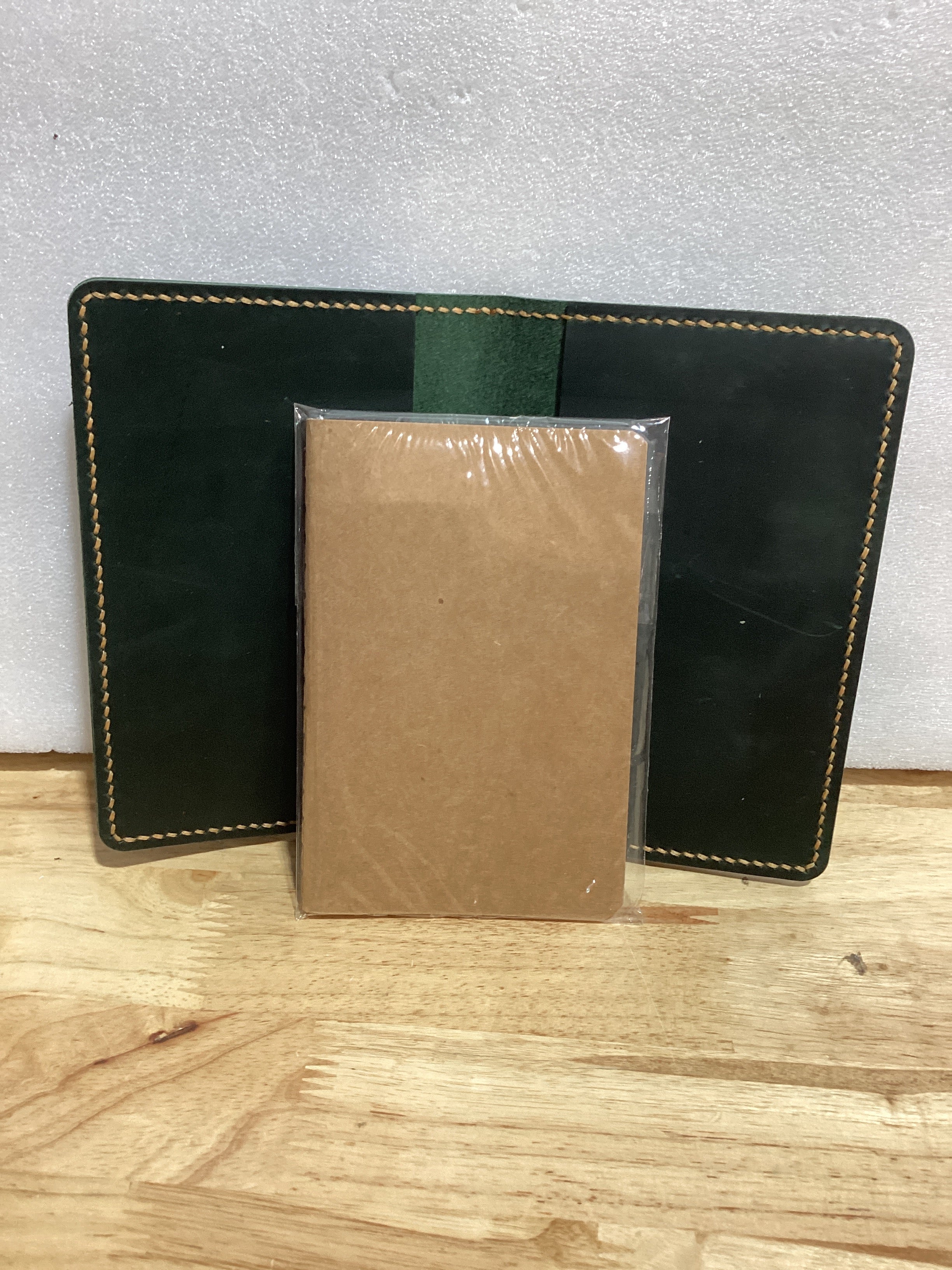 Funda de Cuero para Libreta Moleskine Cahier Turbosnail — Tamaño Pocket 3.5" x 5.5", Recargable, Color Verde