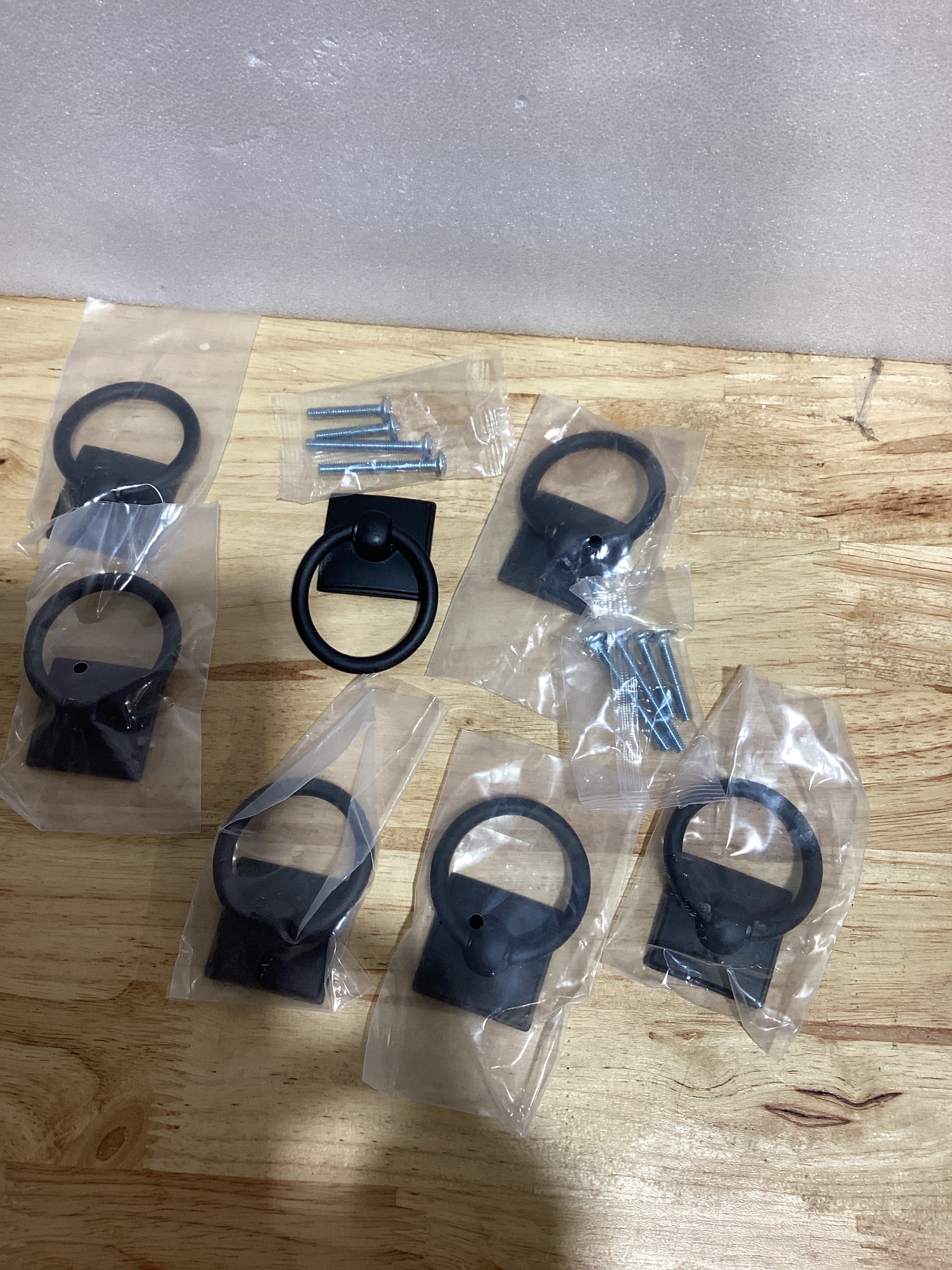 khtumeware Paquete de 10 pomos de gabinete de anillo de 1.9 pulgadas, placa trasera negra mate para pomos de cajones para tocador, gabinetes de cocina, herrajes de aleación de zinc duraderos.