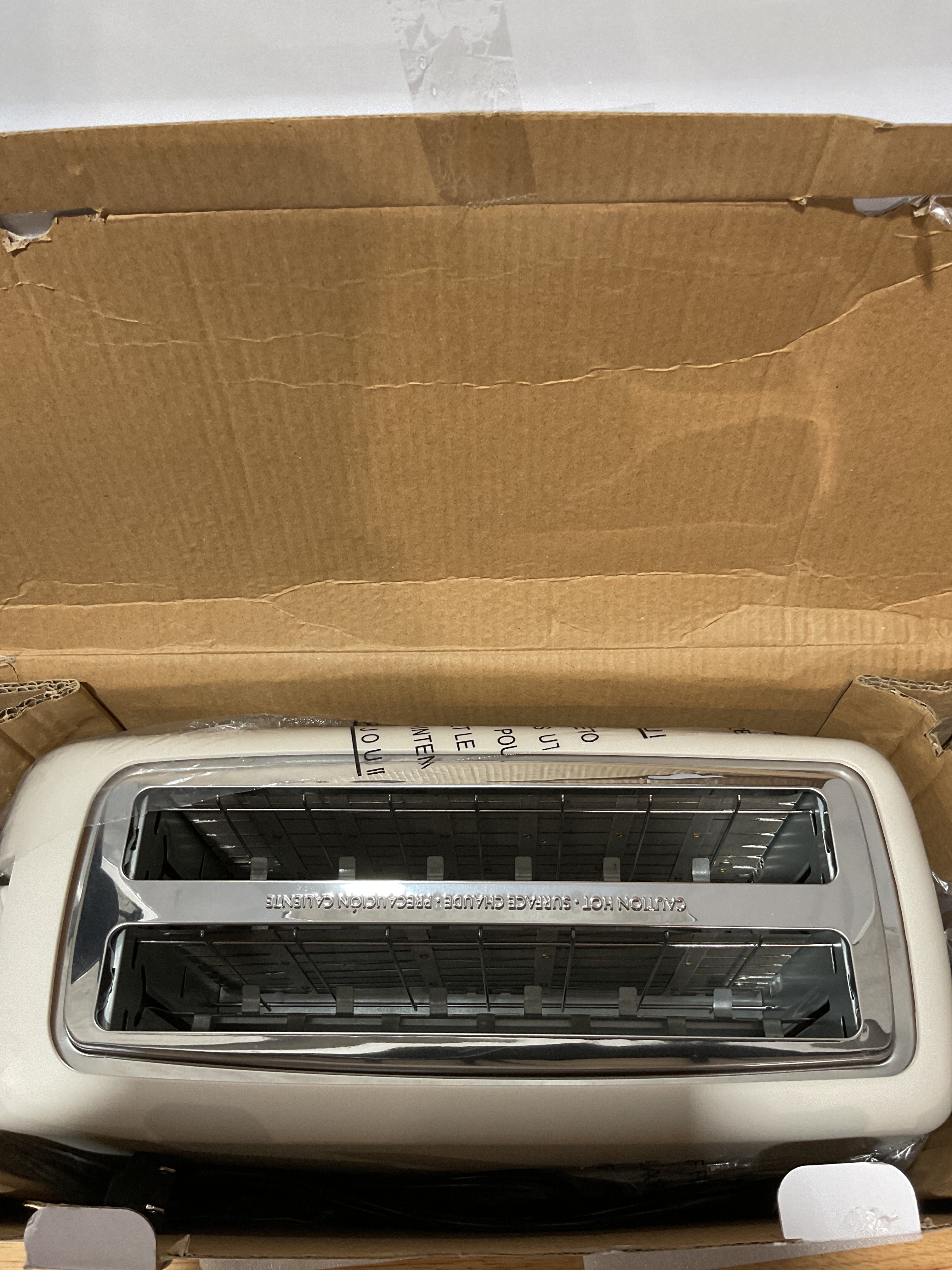 Tostadora Delgada Bella 4 Rebanadas 900W – Ranura Larga 10", 6 Niveles de Tostado, Color Oatmilk