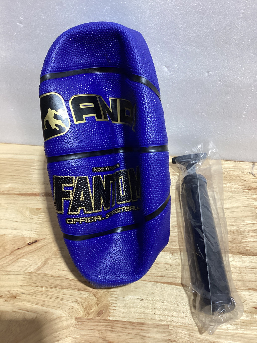 AND1 Fantom Graffiti - Balón de baloncesto de goma para uso en interiores y exteriores, construcción de canal profundo y durabilidad