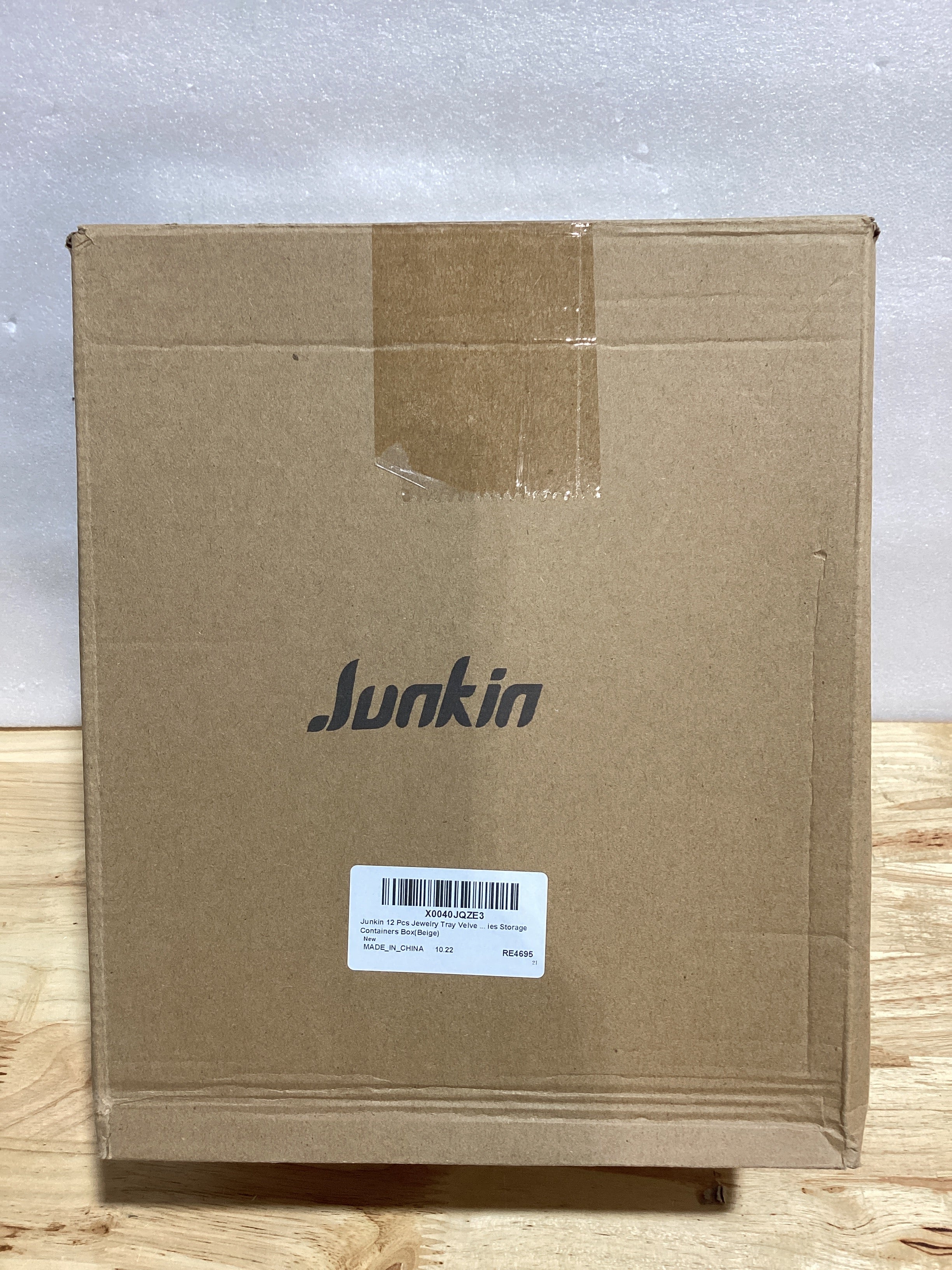Organizador de Joyas Junkin — 12 Bandejas de Terciopelo Apilables con Divisiones para Aretes y Accesorios, Color Beige