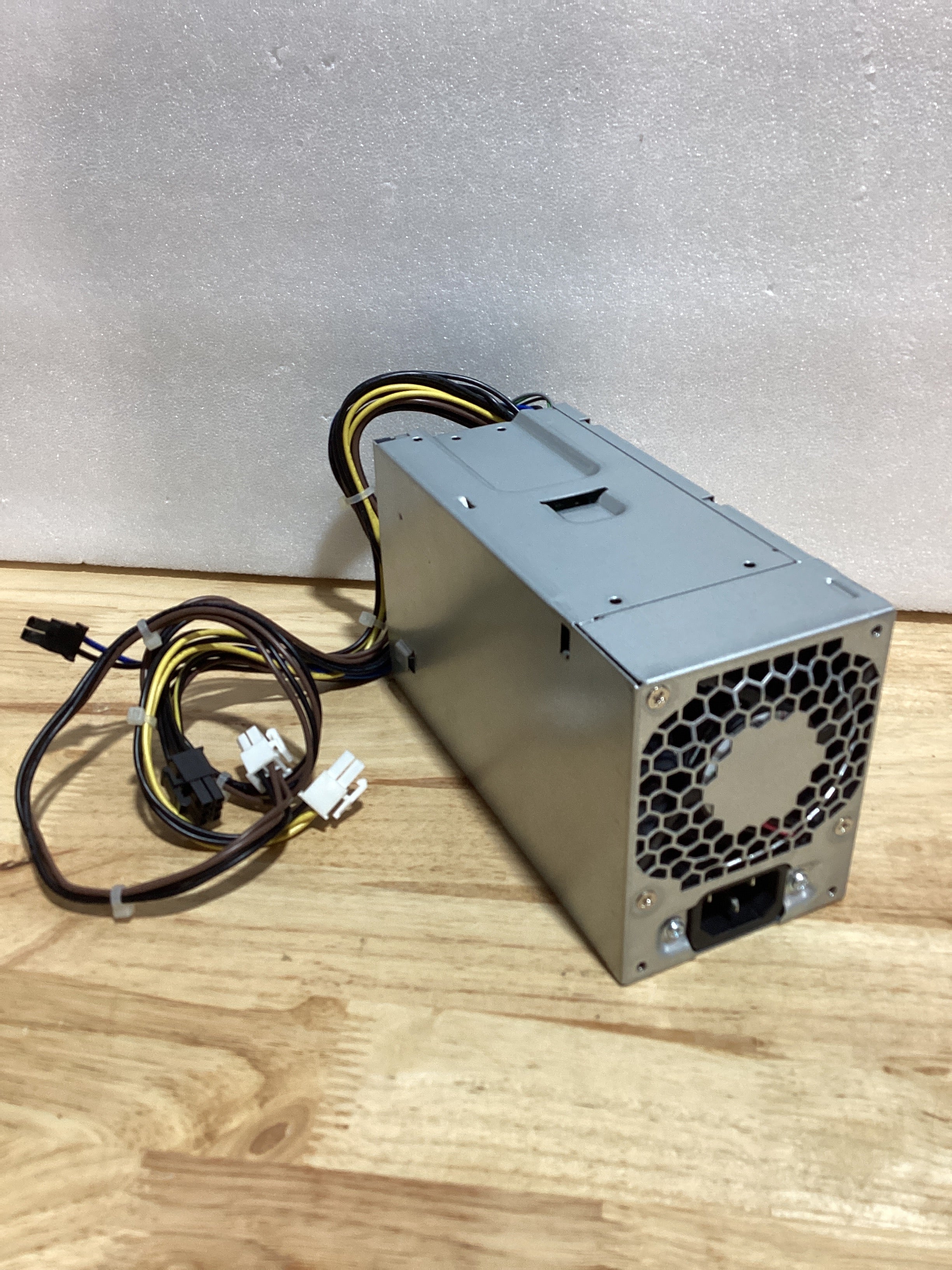 Fuente de Poder 400W BestParts | Compatible con HP Pavilion 590 690 TG01 TP01, Envy TE01, HP 280 285 288 G3, M01