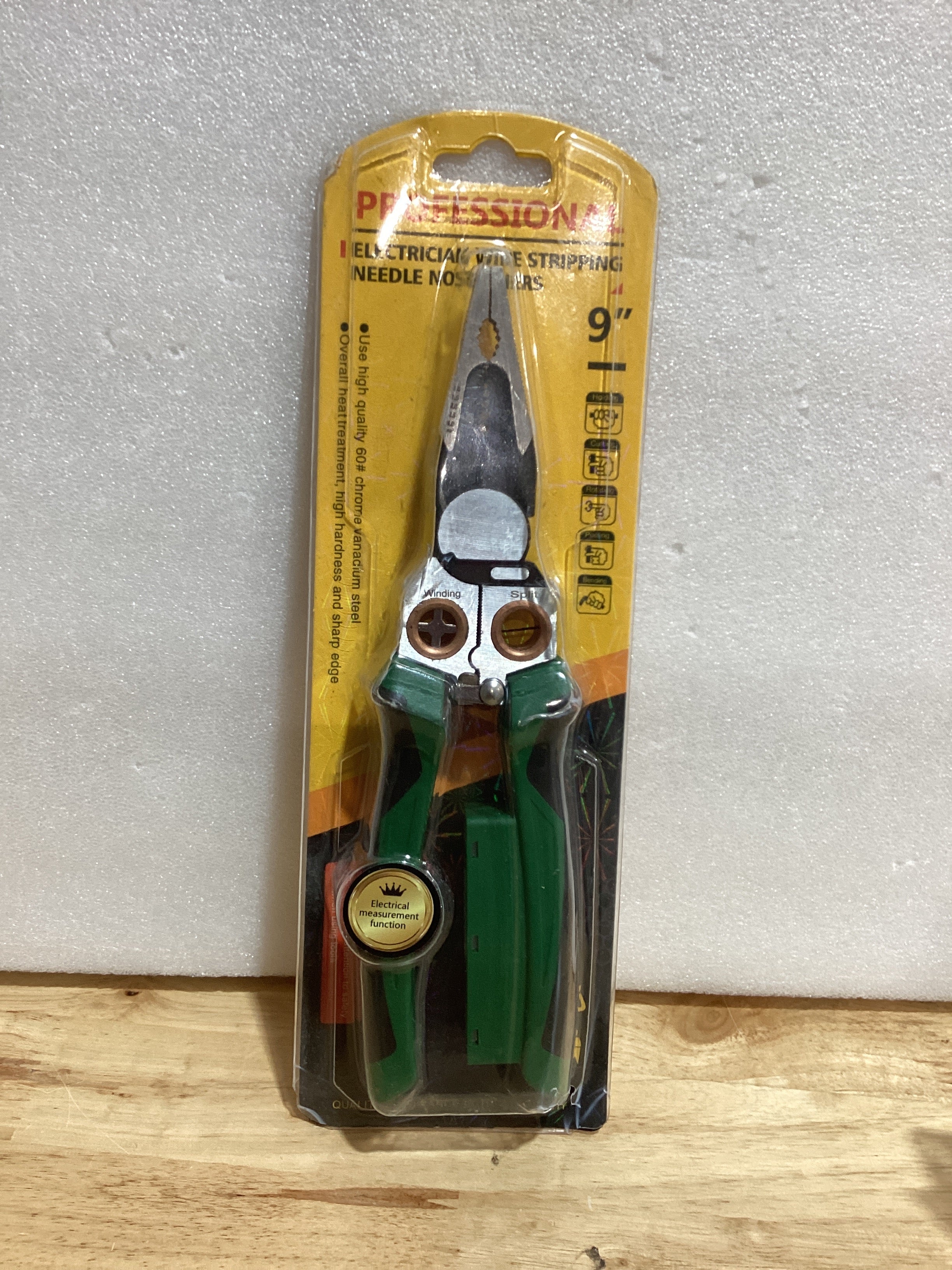 8 en 1 Pelacables con Probador Voltaje, Alicates Eléctricos Multifuncionales, Pinzas Pelar Profesional, Herramienta Electricista Multifunción para Cortar, Crimpar, Tirar, Engarzar (Verde)
