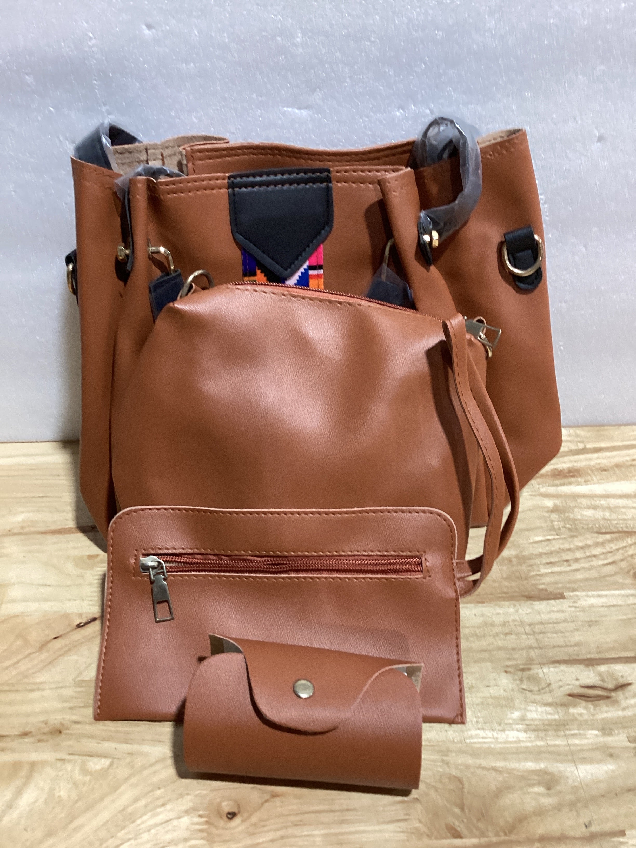 Bolsos de mano y bandoleras de piel sintética para mujer, 4 piezas, con costuras de colores.