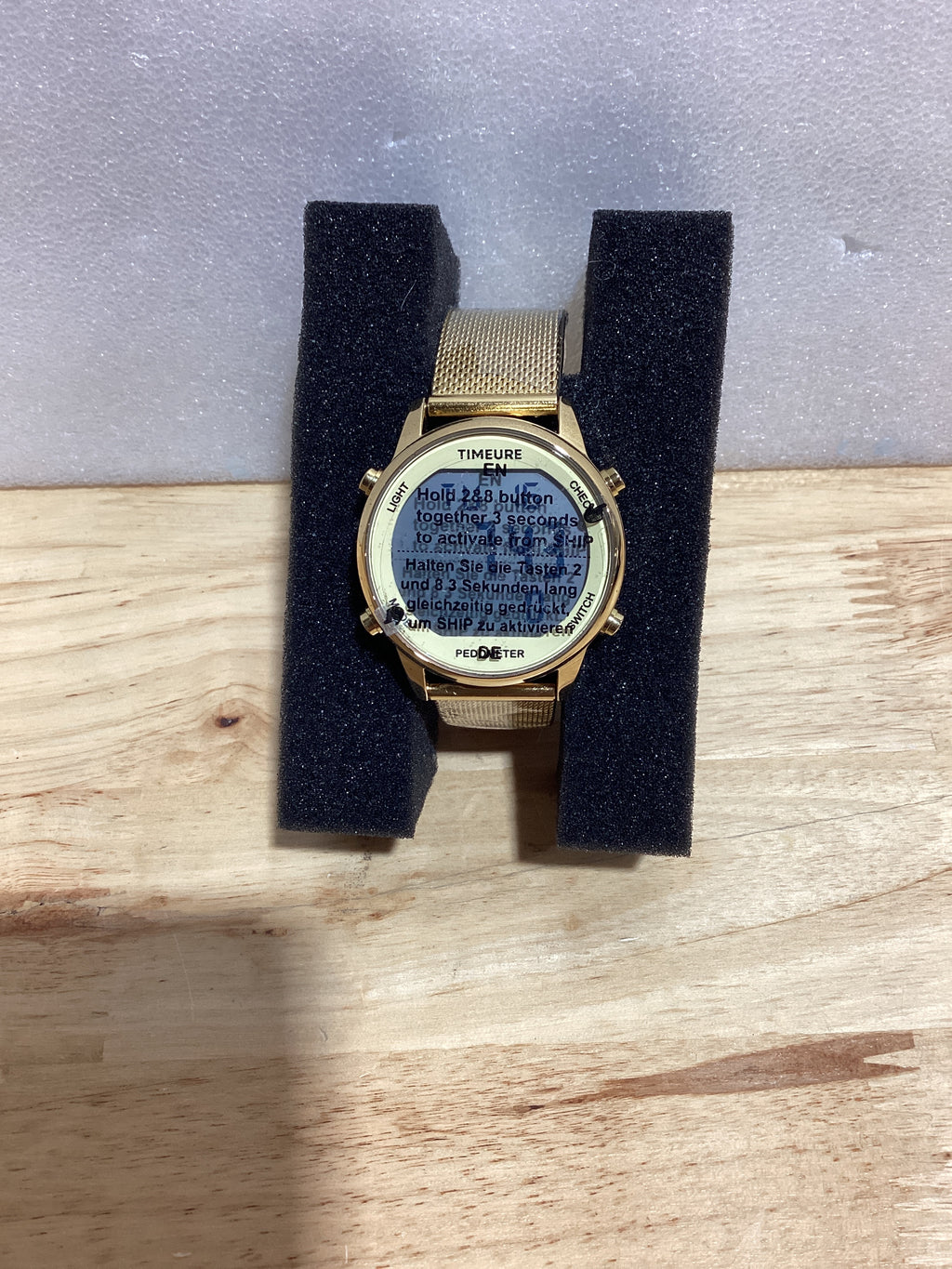 Reloj Podómetro para Mujer TIMEURE TU-2401 – Pulsera de Acero Inoxidable Dorada, Sin App ni Carga