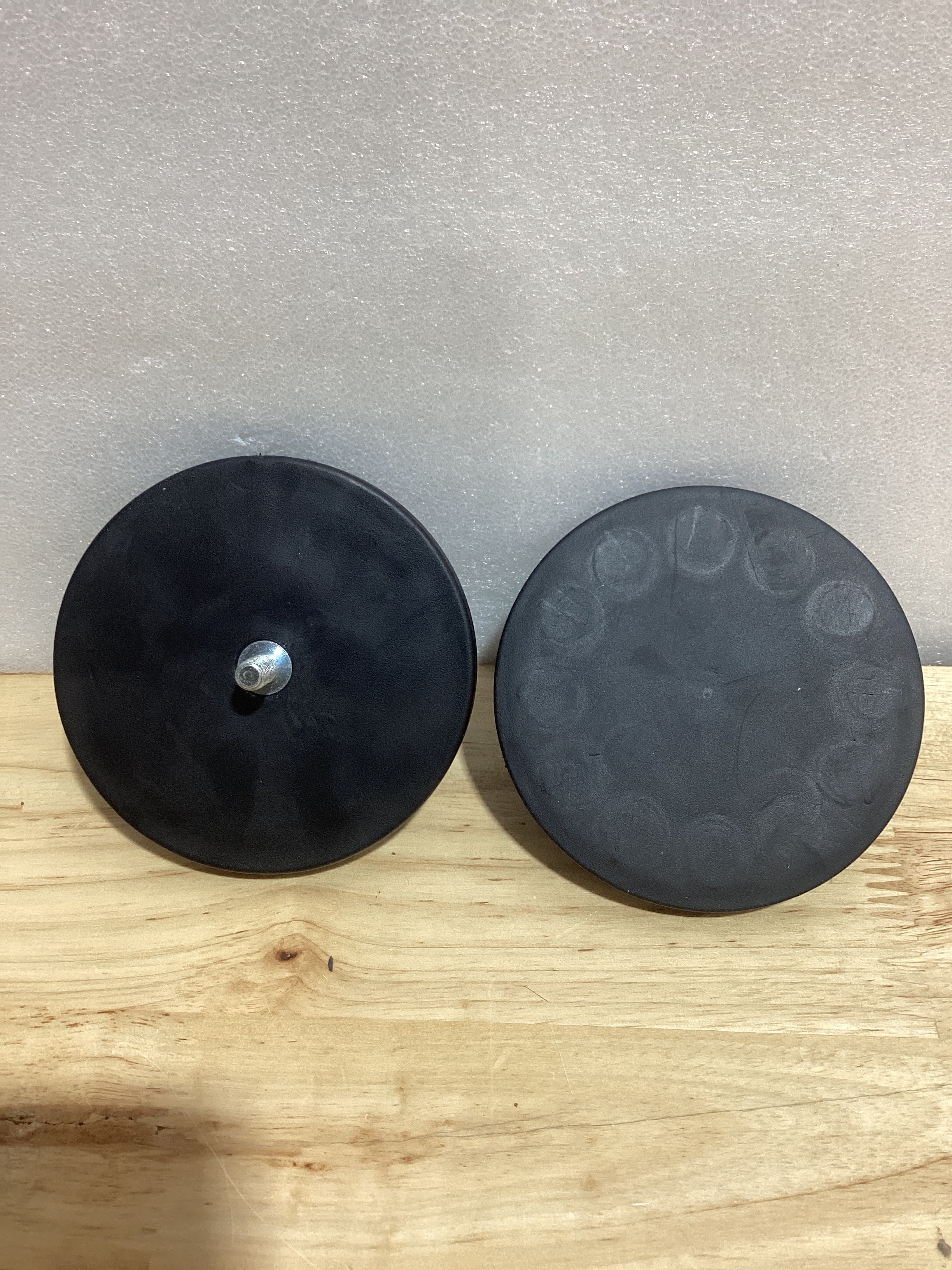 Imanes de Neodimio Recubiertos MUTUACTOR 105lbs con Rosca Macho 1/4-20 – Antideslizantes, Sin Rayaduras | Pack x2
