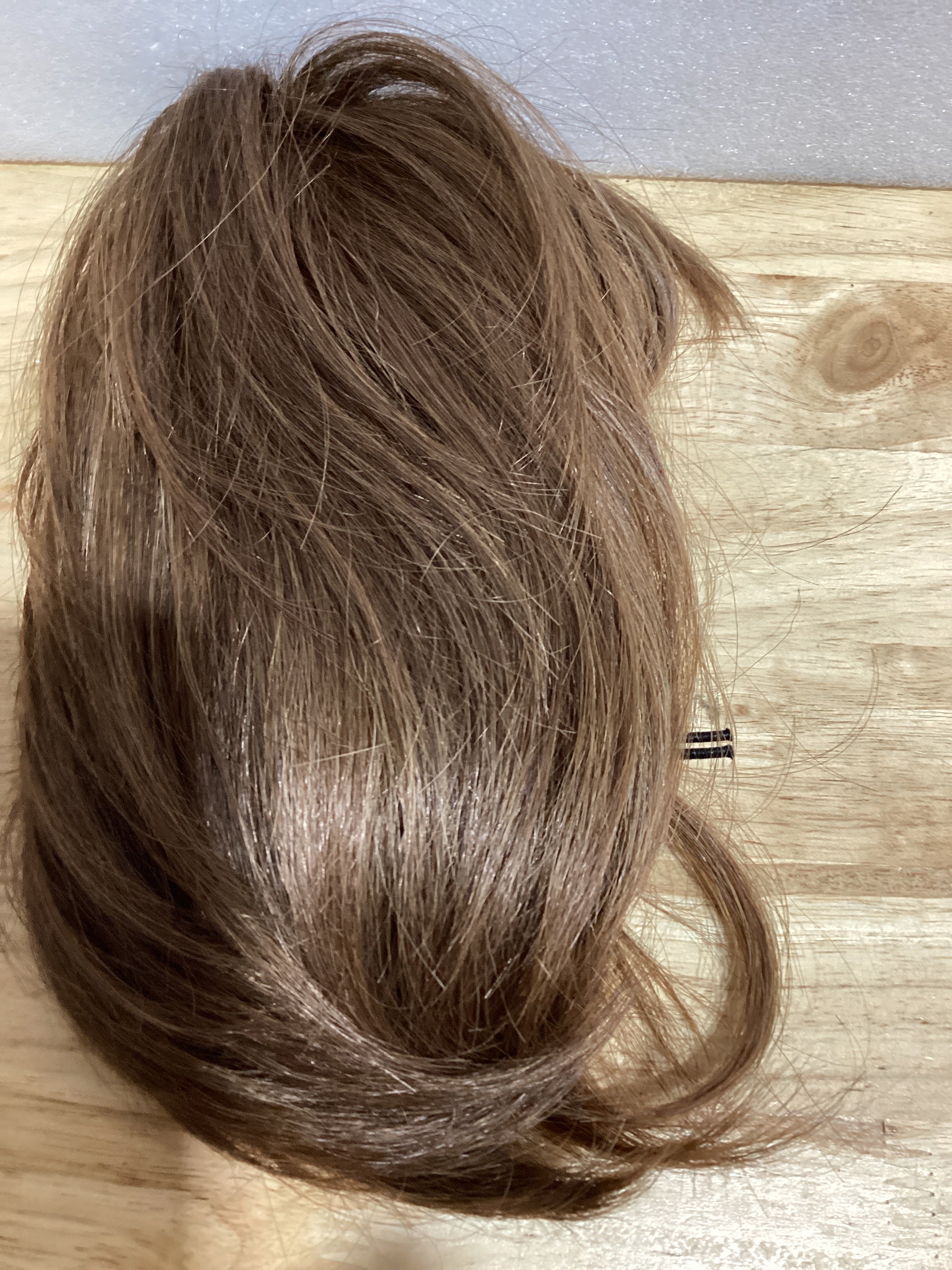 BARSDAR Extensiones de Moño de Cabello Liso - Extensiones de Moño de Coleta de Cabello Liso Corto Totalmente Sintético para Mujeres - Coleteros de Moño de Cabello Desordenado Elástico Diarios