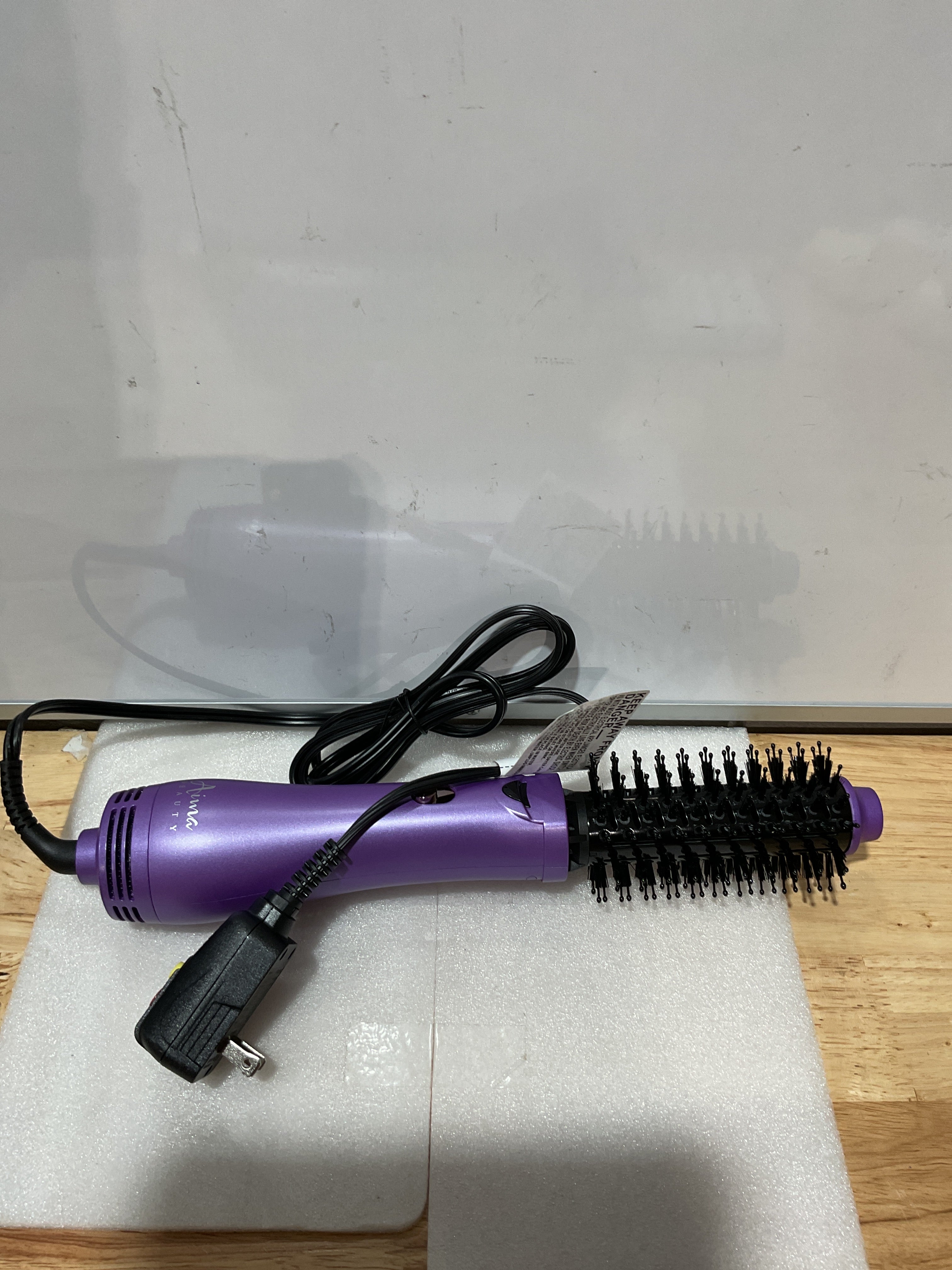 Cepillo Secador de Aire Caliente 4 en 1 – Aima Beauty Salon | Volumen y Estilo Profesional