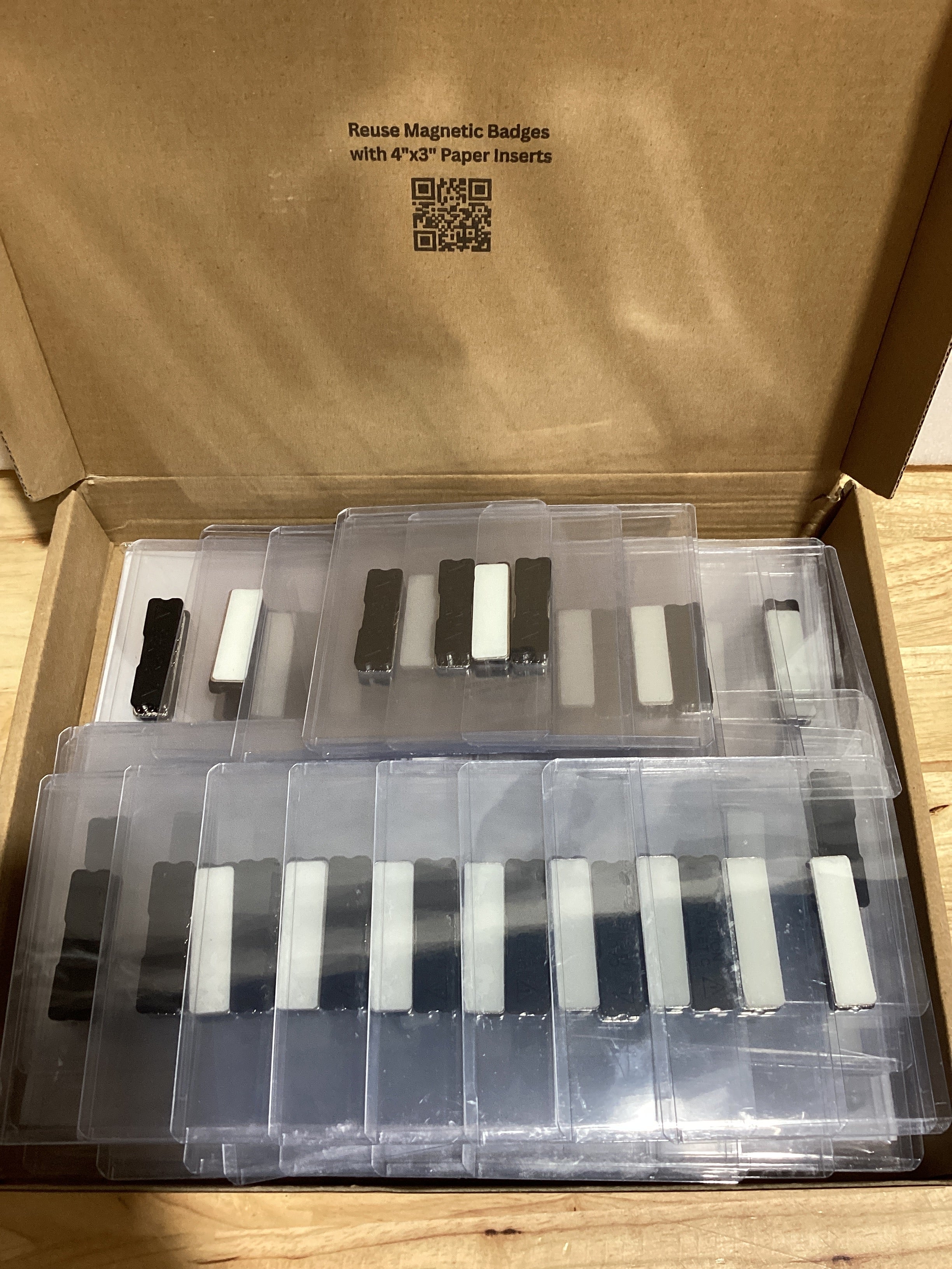 Portagafetes Magnéticos 4x3" con Insertos Imprimibles – Pack de 100 Unidades para Oficina y Eventos