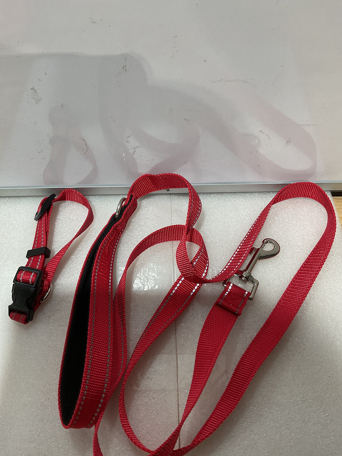 Collar Reflectivo Maiiu con Hebilla de Seguridad – Nylon Suave para Perros Pequeños, Medianos y Grandes (XS 5/8" Rojo + Correa)