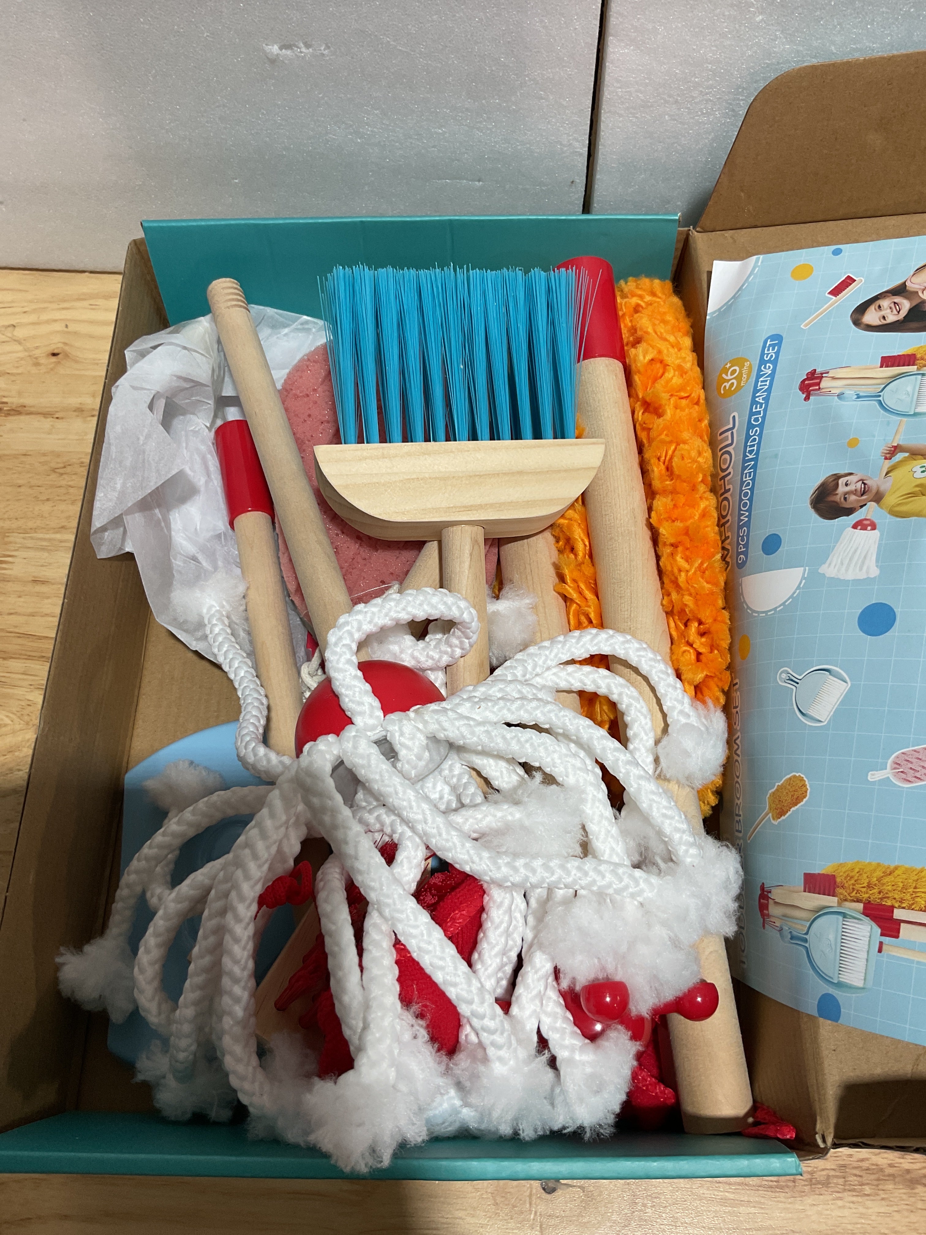 Set de Limpieza Infantil de Madera – 9 Piezas para Niños de 3 a 6 Años