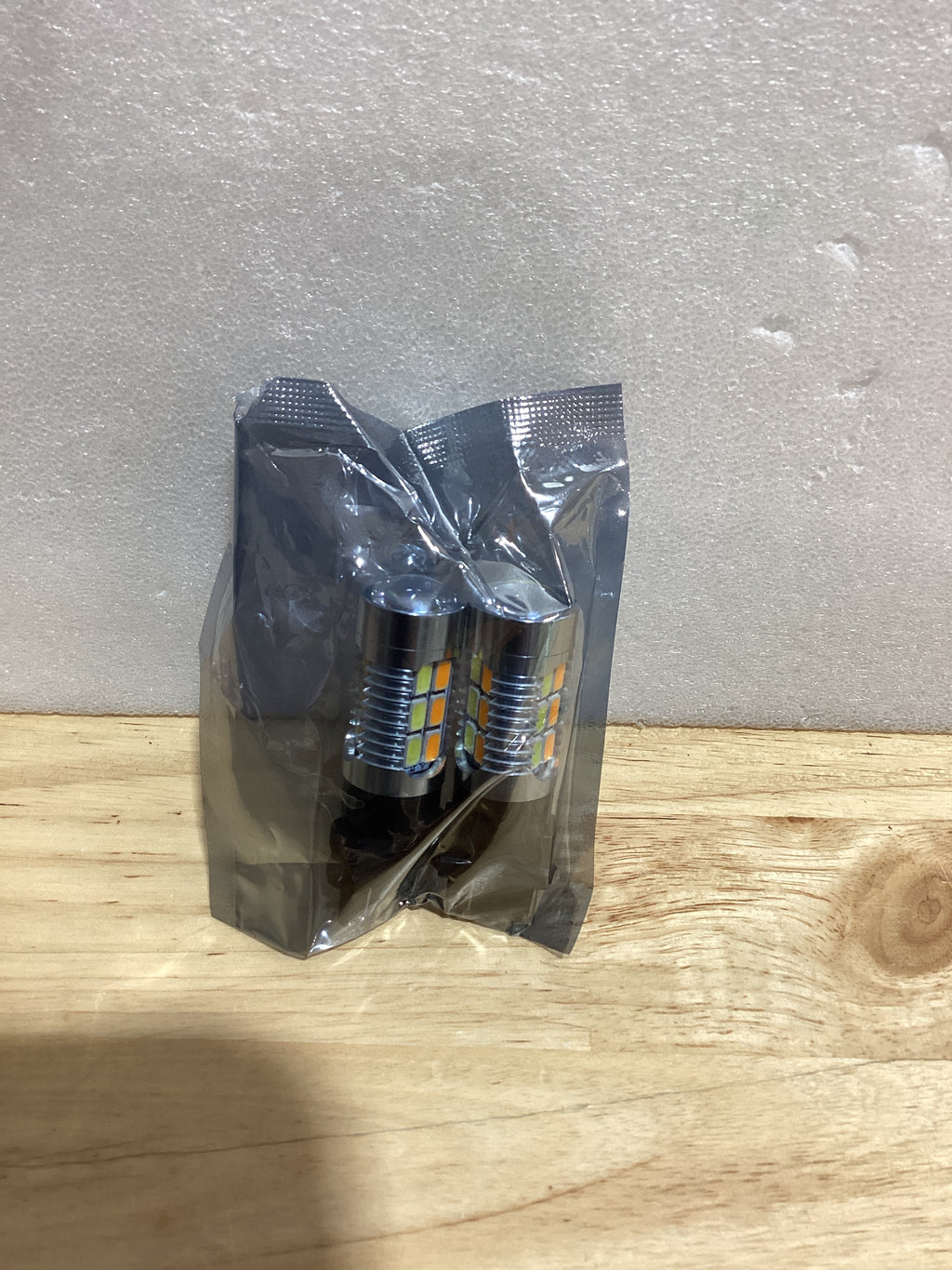 Bombillos LED Switchback 3157 / 3057 / 4157 | Direccional Blanco y Ámbar | 22 SMD con Proyector | Socket Estándar | Par de 2